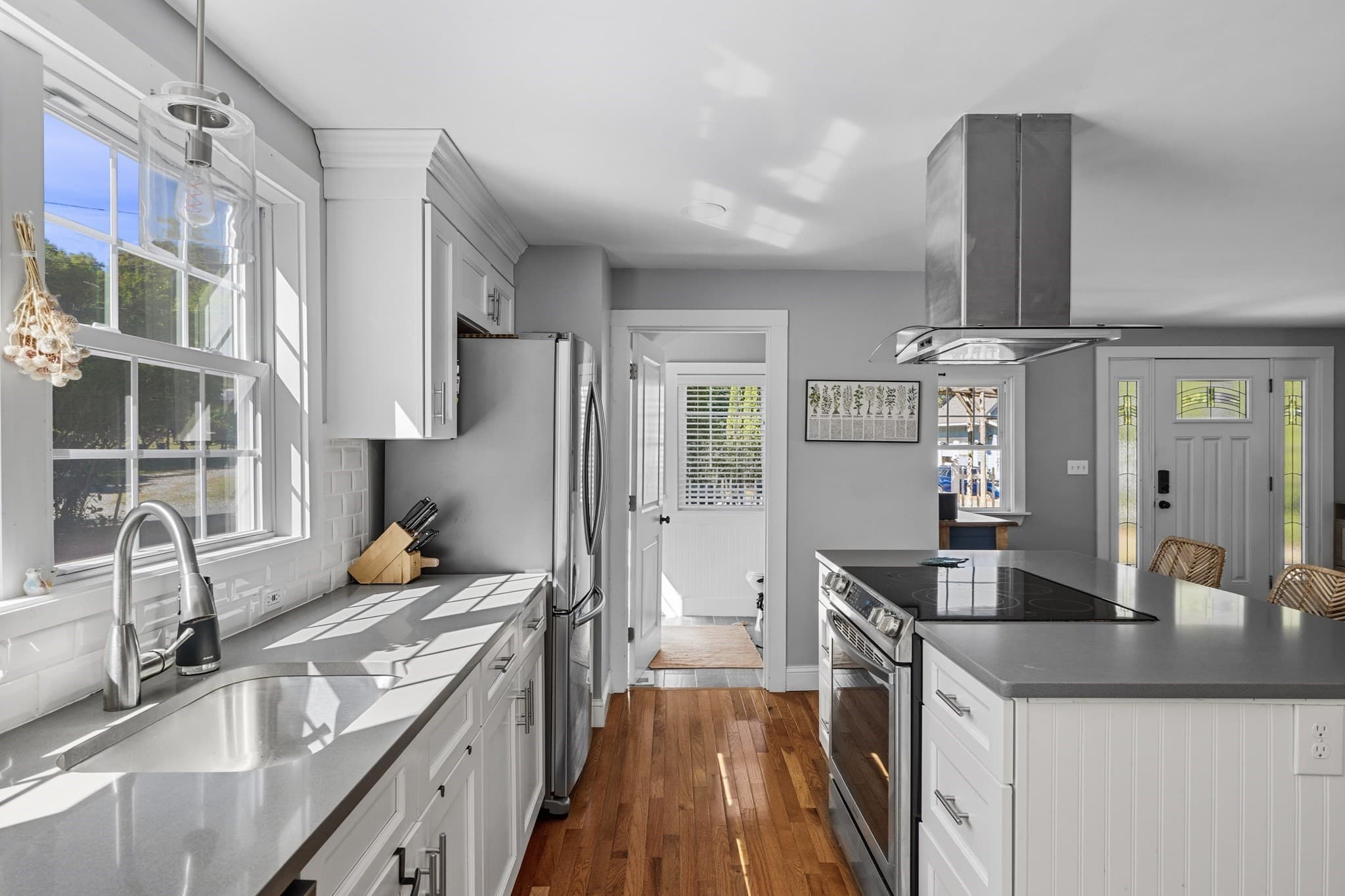 Single Family Residence at 4 Lynwood, Gloucester MA 01930, Gloucester, photo 9 of 42