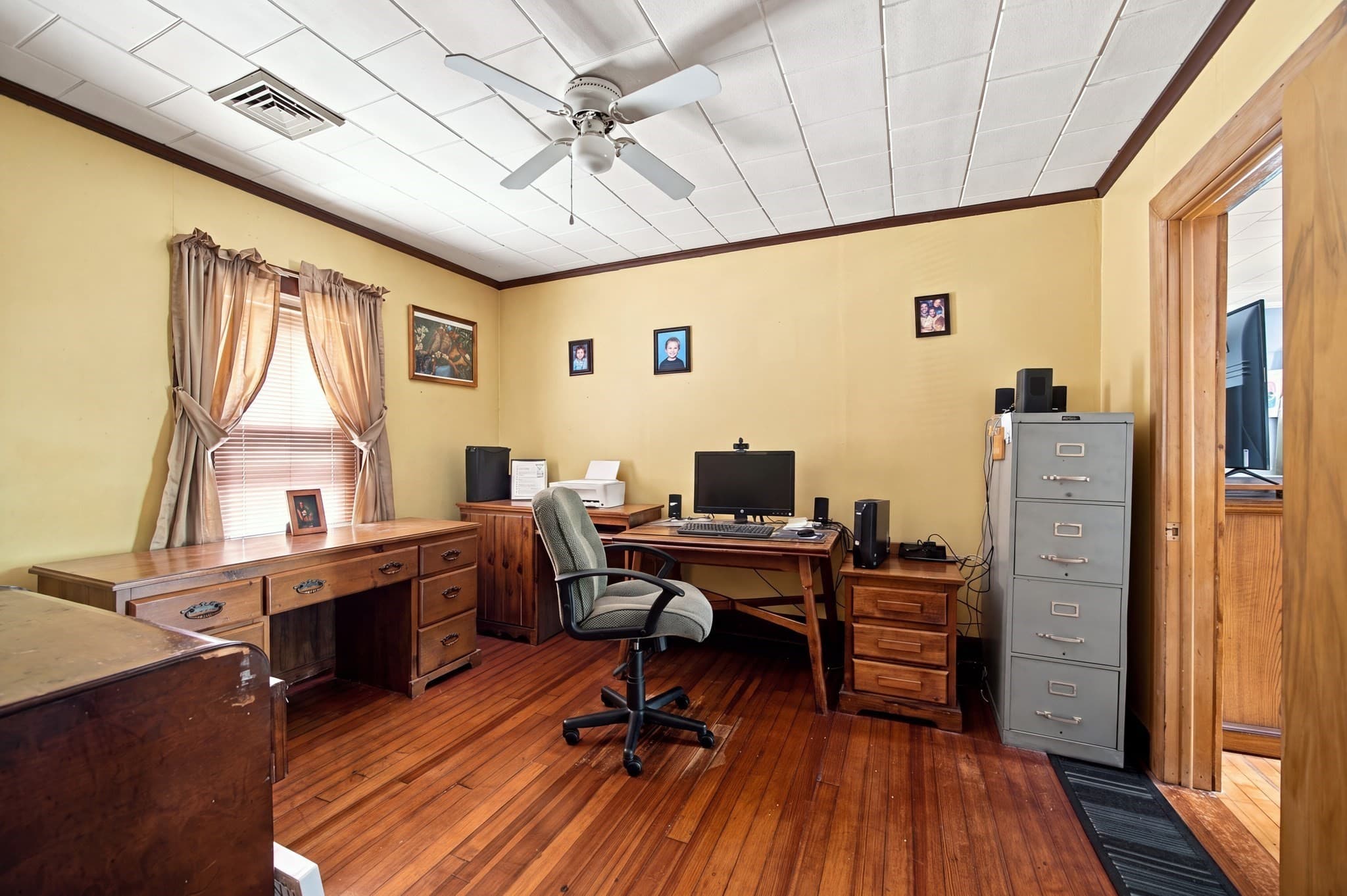 Single Family Residence at 55 Park Ave, Ware MA 01082, Ware, photo 6 of 28