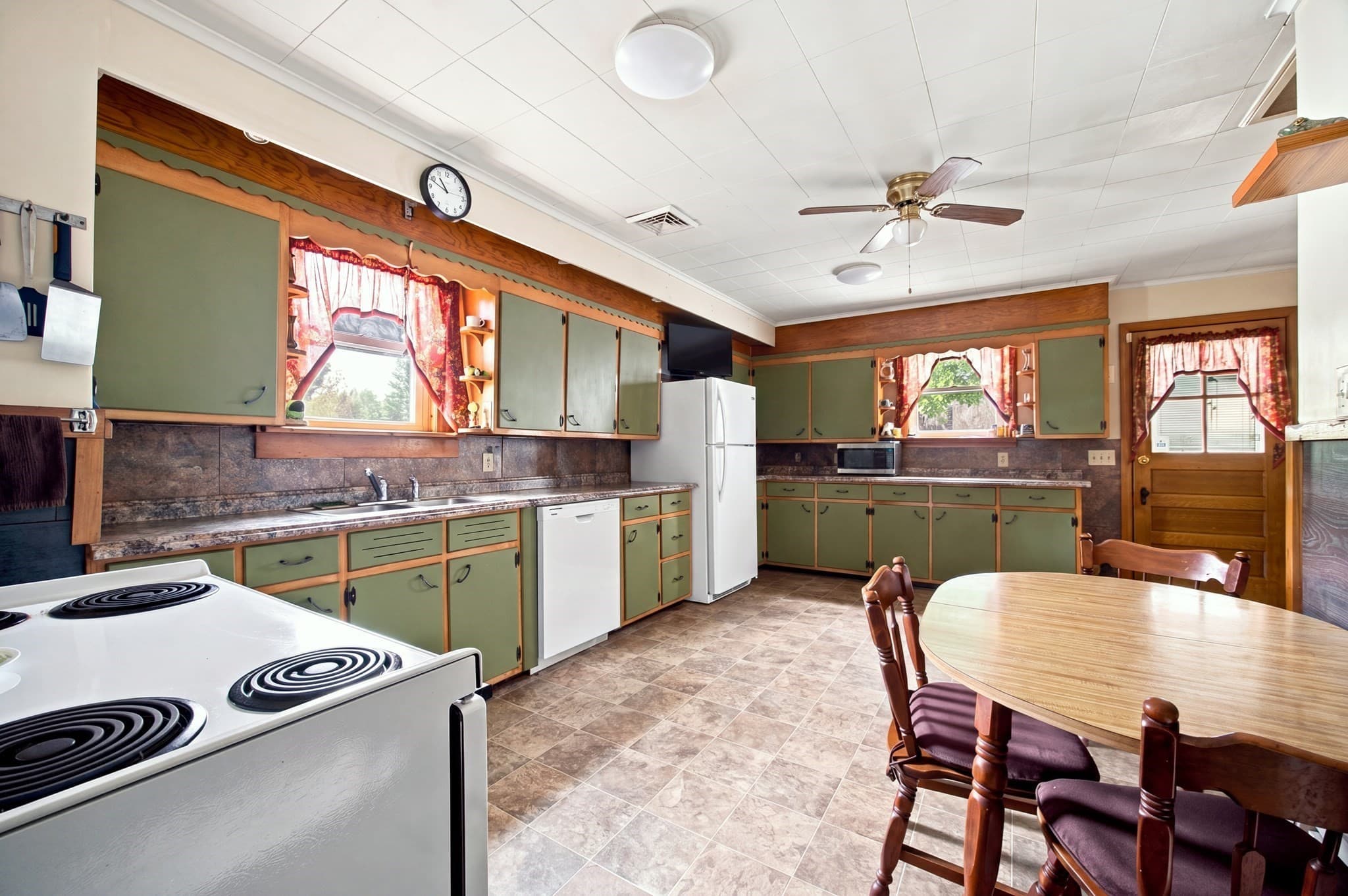 Single Family Residence at 55 Park Ave, Ware MA 01082, Ware, photo 13 of 28