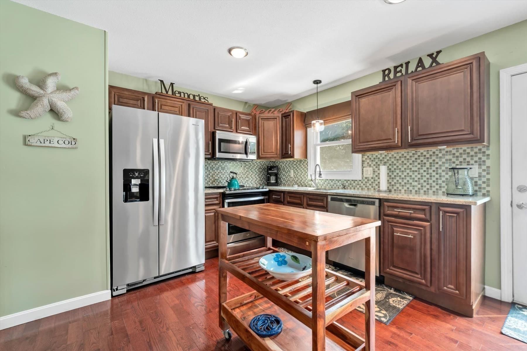 Single Family Residence at 66 Sheaffer Rd, Barnstable MA 02632, Barnstable, photo 5 of 39