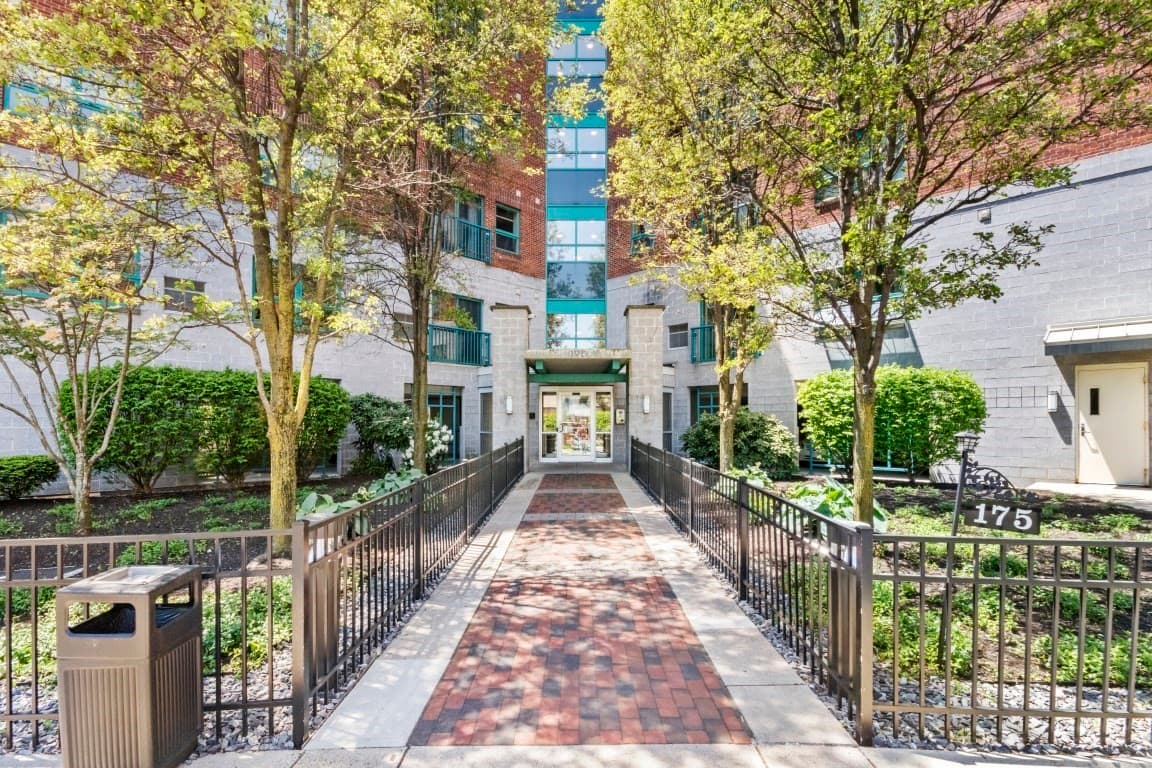 Condominium at 175 Cottage St # 504, Chelsea MA 02150, Chelsea, photo 2 of 25