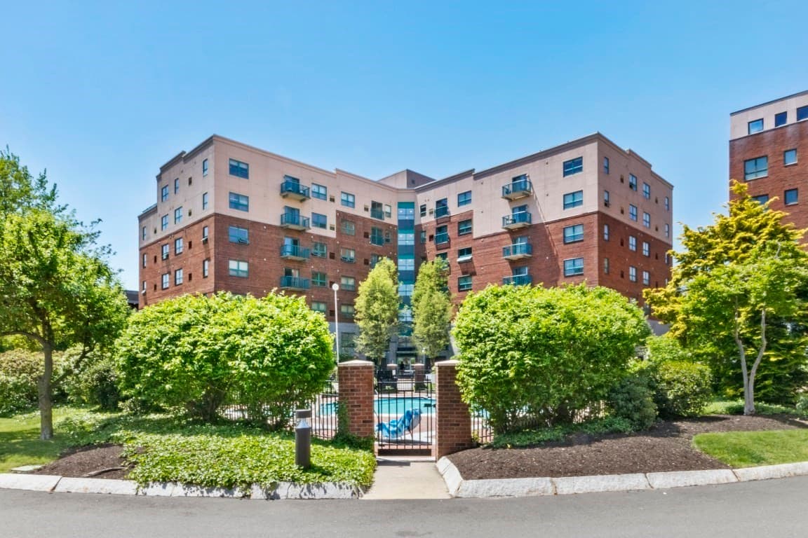 175 Cottage St # 504, Chelsea MA 02150