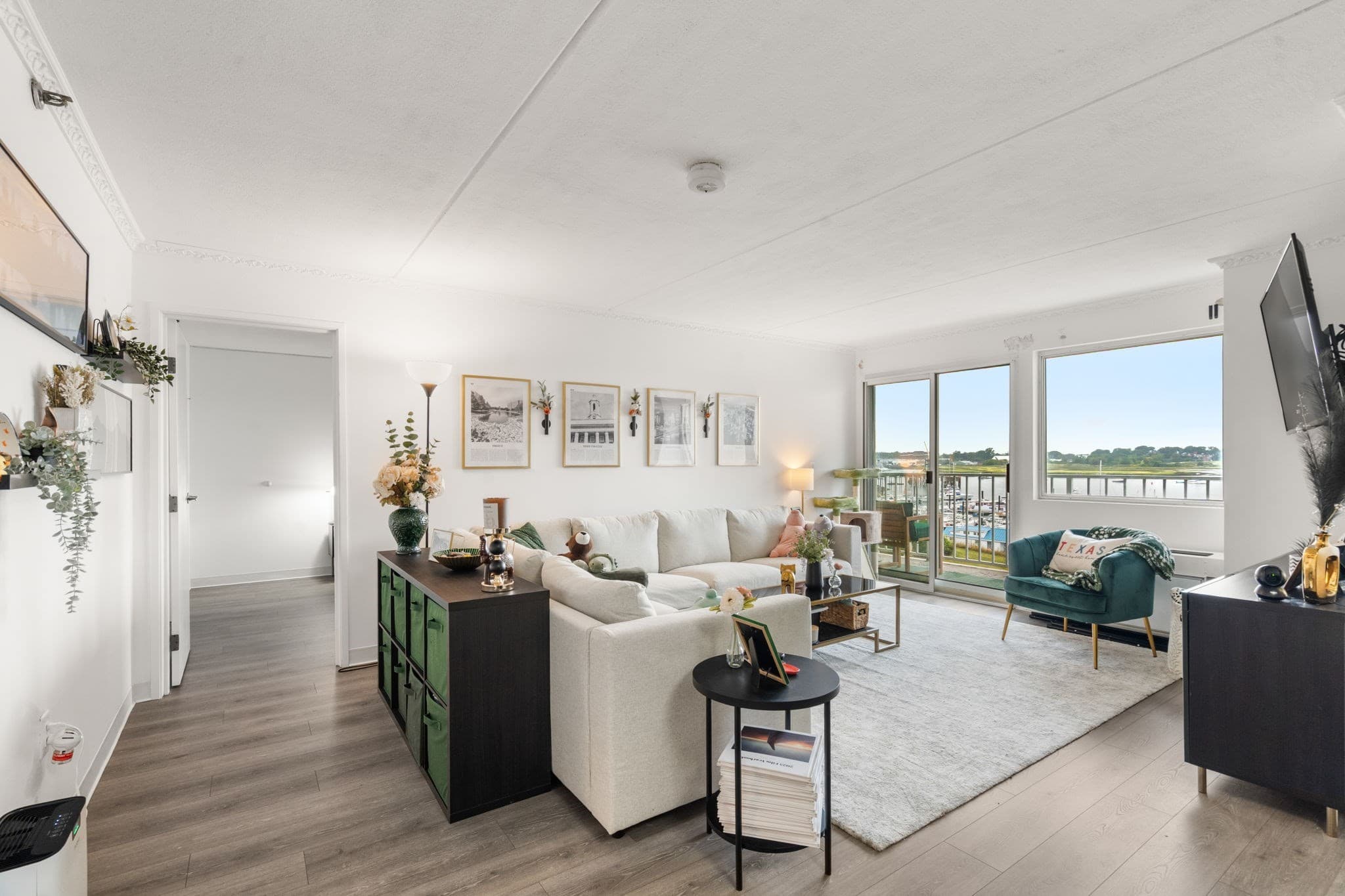 Condominium at 200 Cove Way # 409, Quincy MA 02169, photo 4 of 21