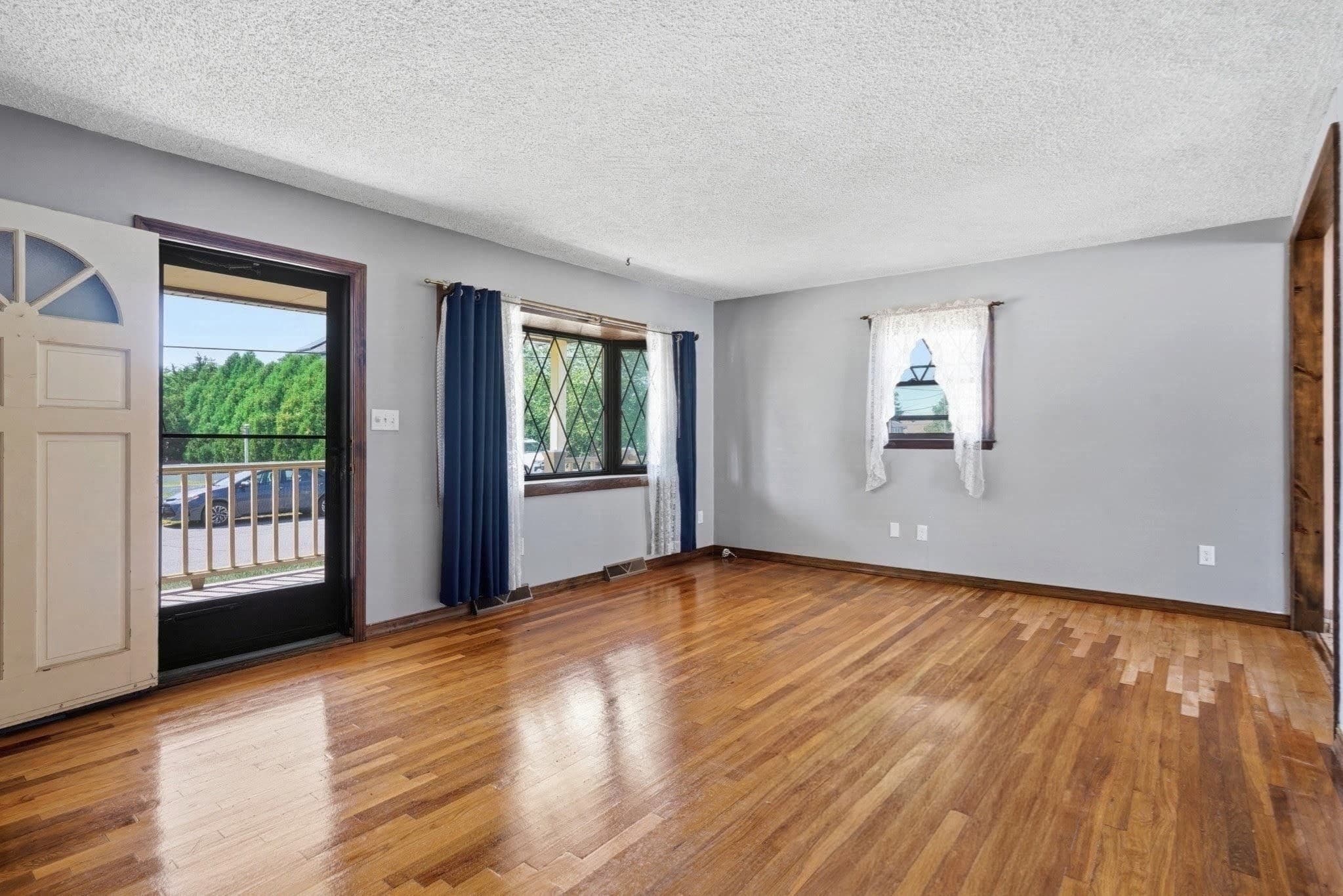Single Family Residence at 21 Webster St, Dartmouth MA 02748, Dartmouth, photo 9 of 40