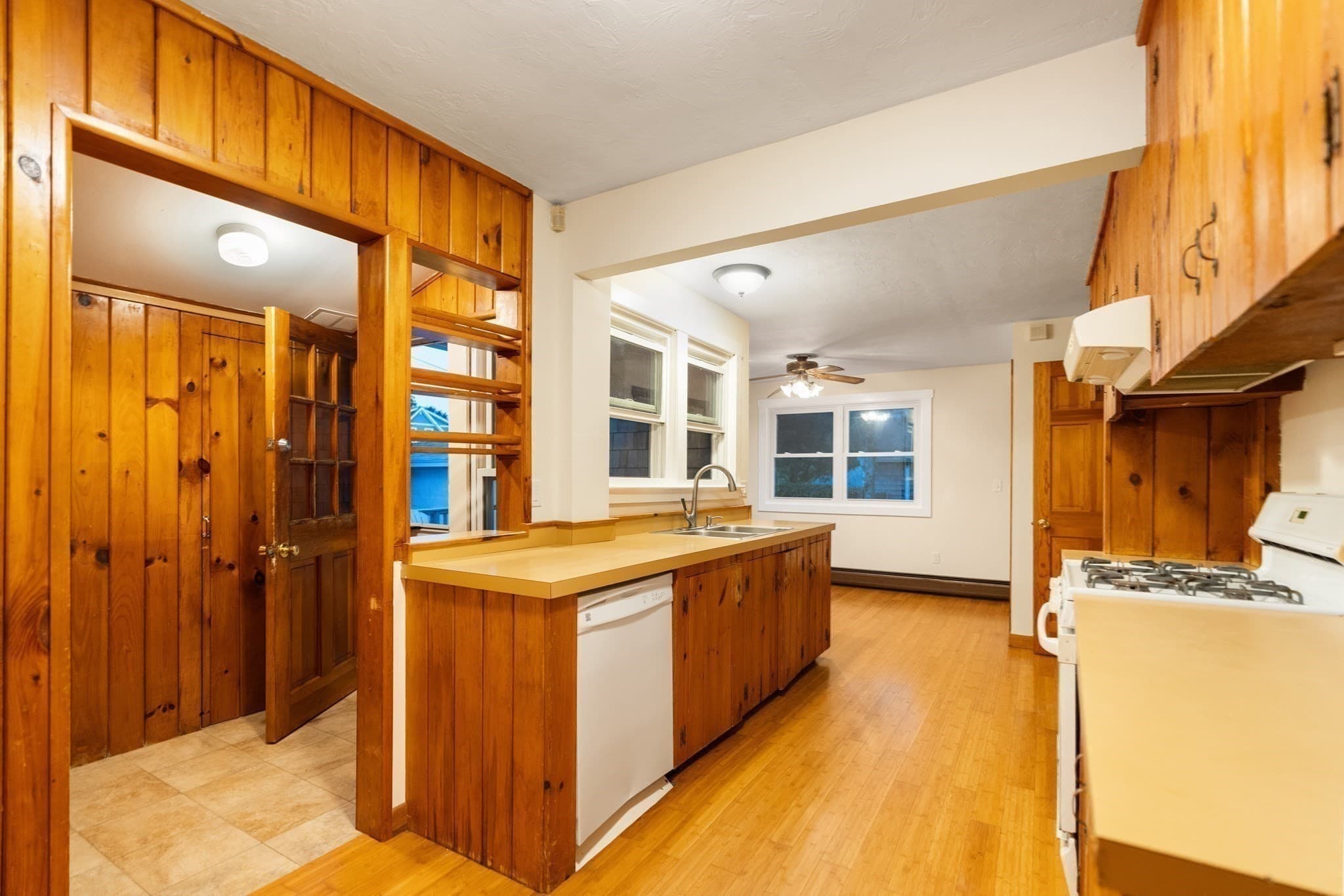Single Family Residence at 5 Wampanoag Dr, Fairhaven MA 02719, Fairhaven, photo 12 of 29