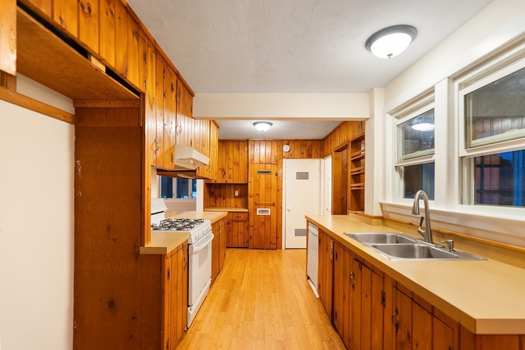 Single Family Residence at 5 Wampanoag Dr, Fairhaven MA 02719, Fairhaven, photo 14 of 29