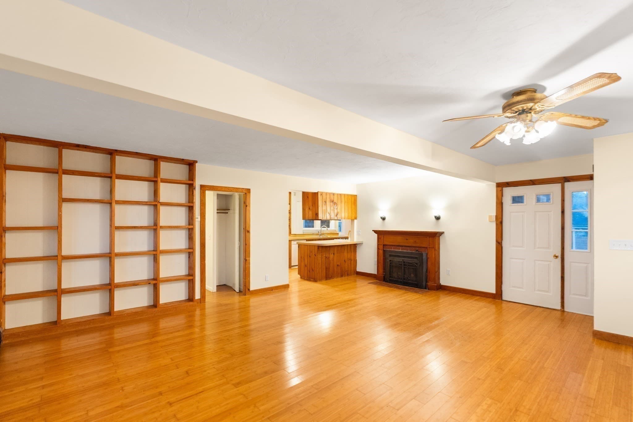 Single Family Residence at 5 Wampanoag Dr, Fairhaven MA 02719, Fairhaven, photo 8 of 29