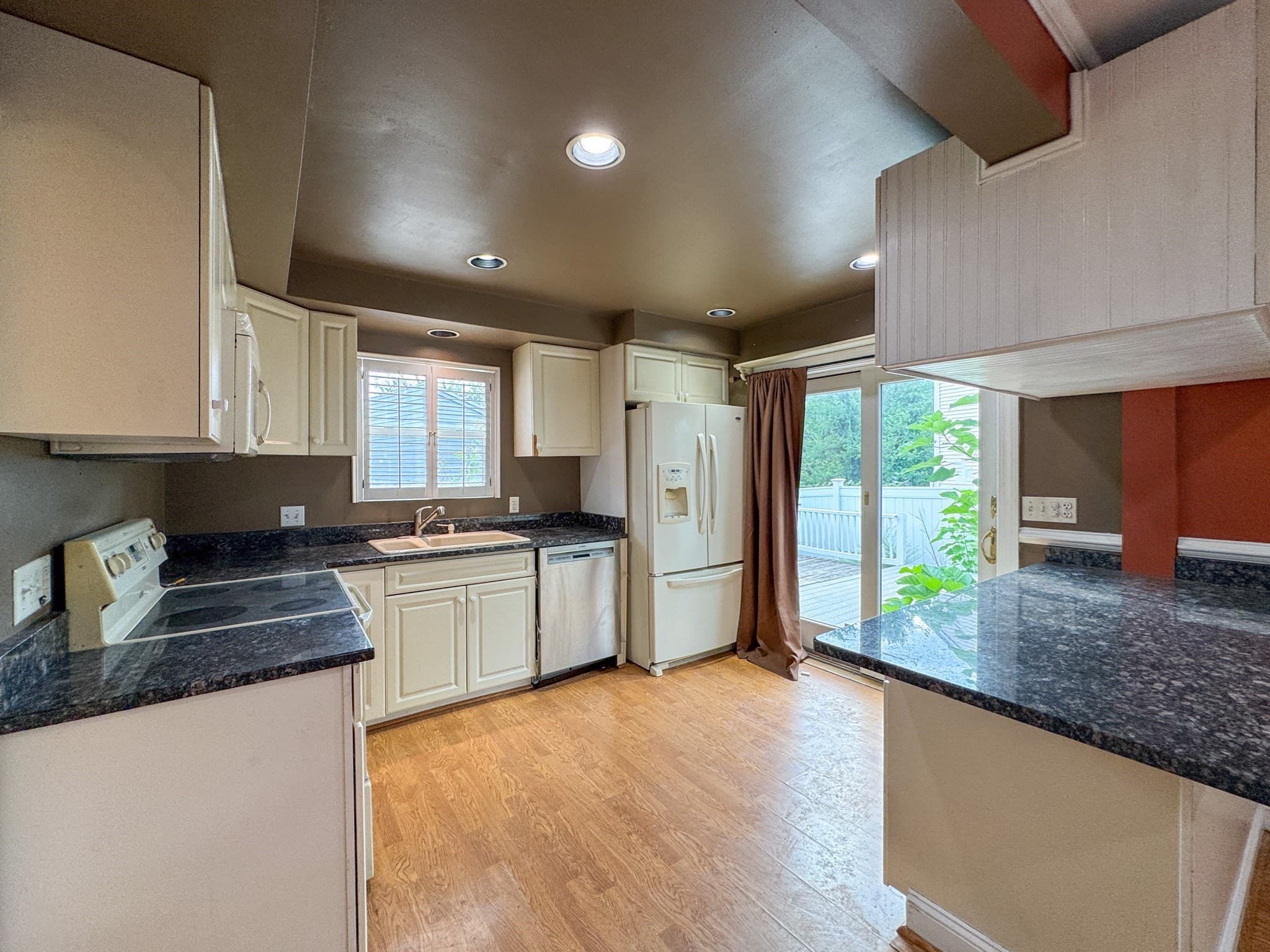 Single Family Residence at 116 Leedham St, Attleboro MA 02703, Attleboro, photo 7 of 27