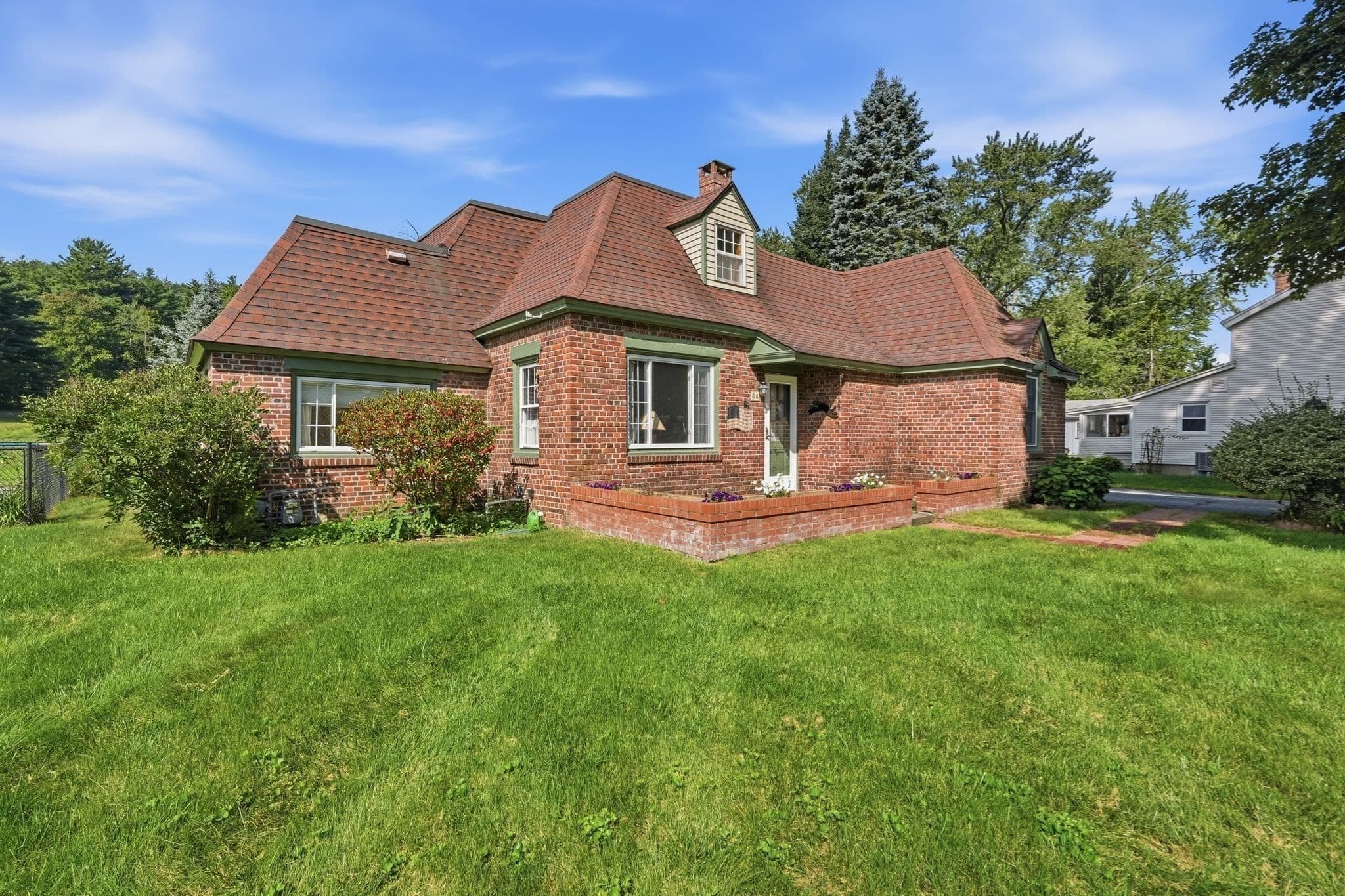 88 Homestead Avenue, Greenfield MA 01301