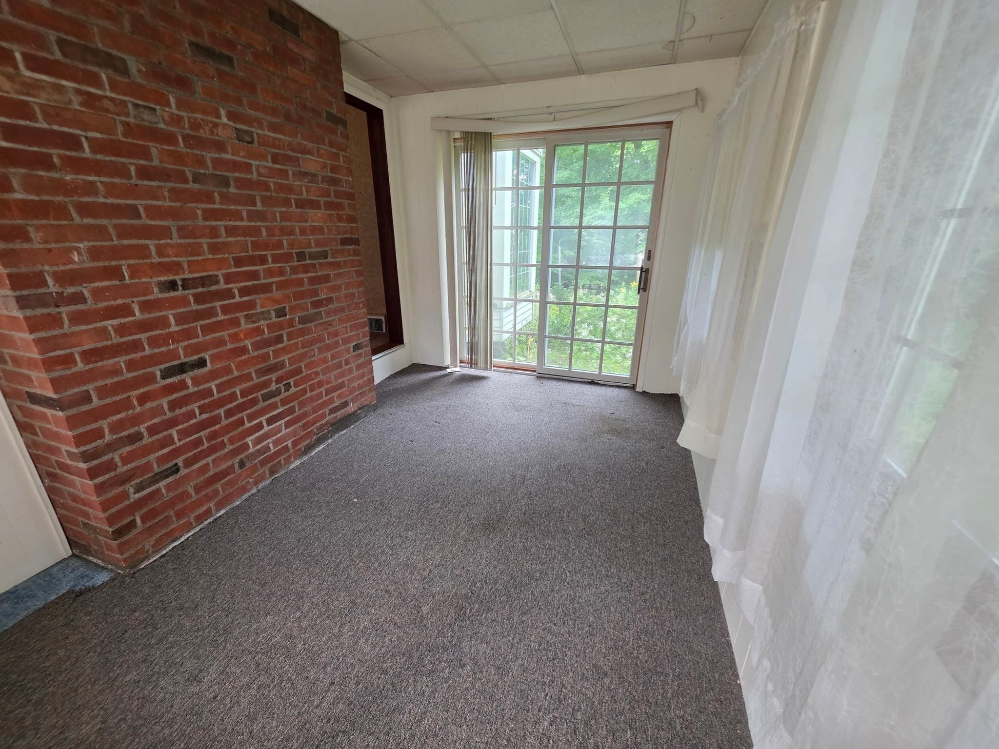 Single Family Residence at 947 Main St, Wilbraham MA 01095, Wilbraham, photo 9 of 42