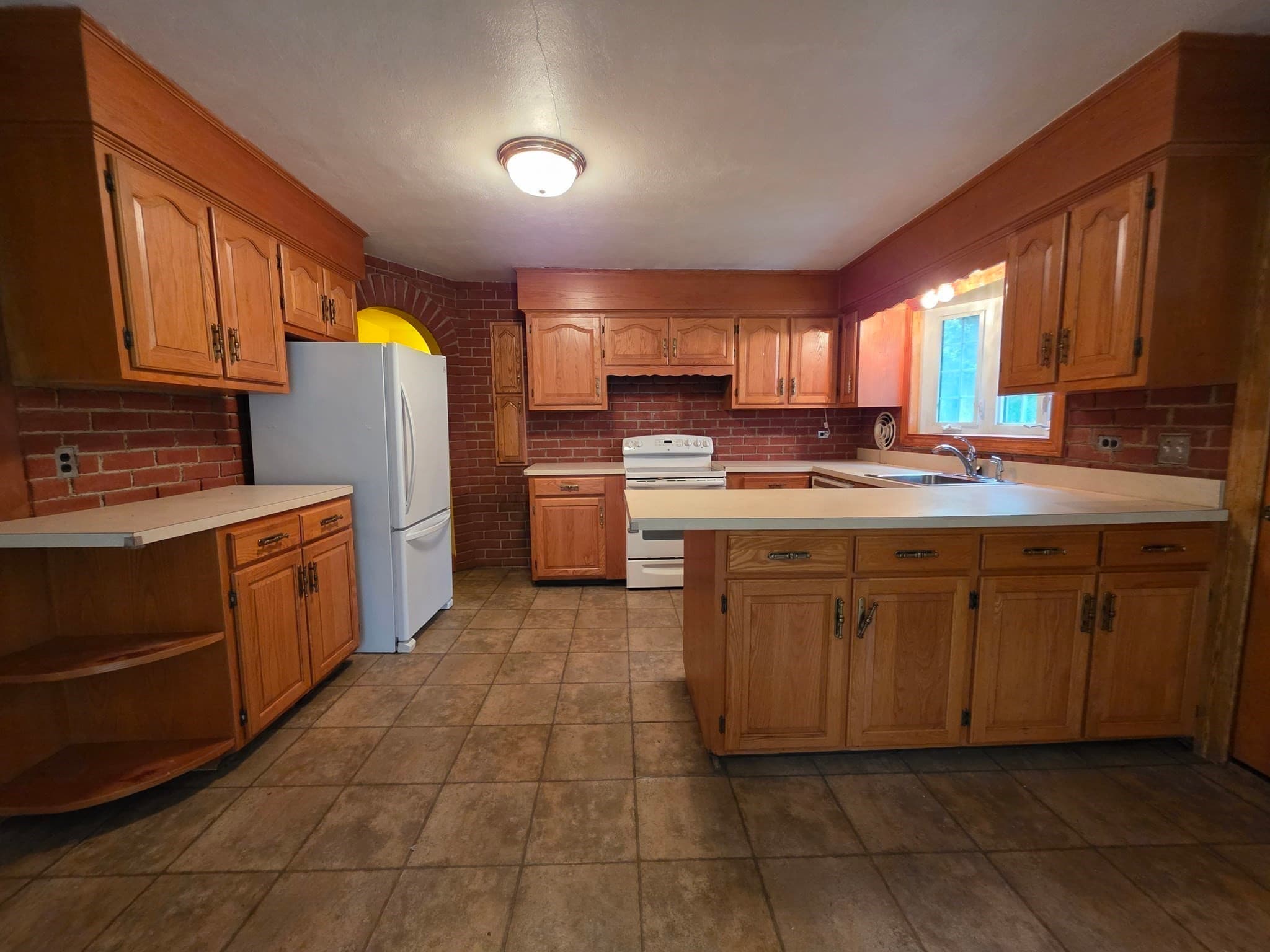 Single Family Residence at 947 Main St, Wilbraham MA 01095, Wilbraham, photo 4 of 42