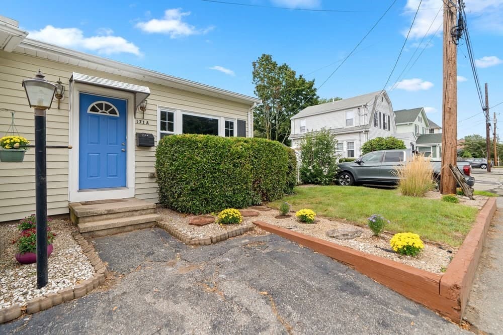 171 Lake St, Waltham MA 02451