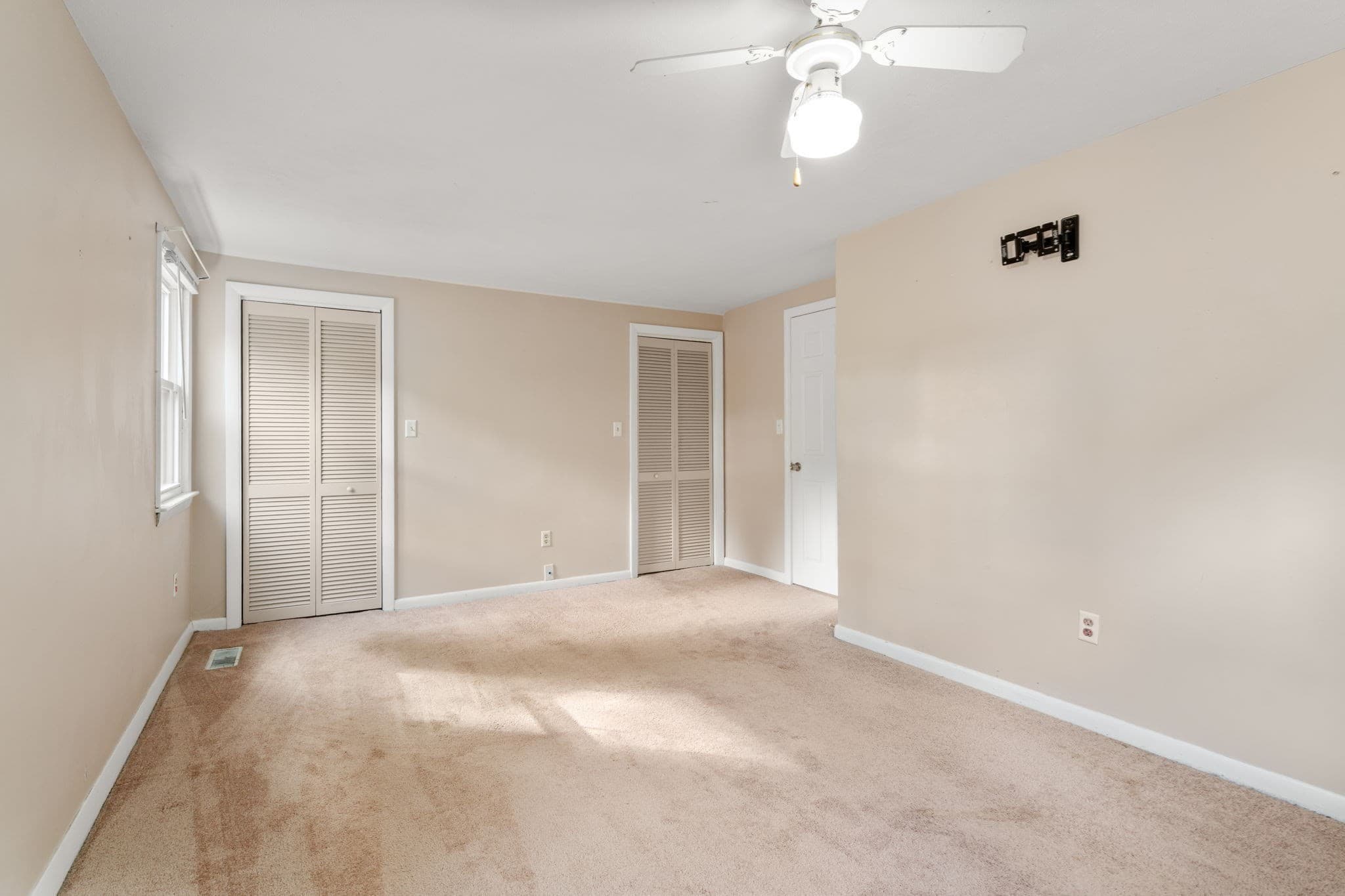 Single Family Residence at 11 Munroe Dr, Plainville MA 02762, Plainville, photo 24 of 37
