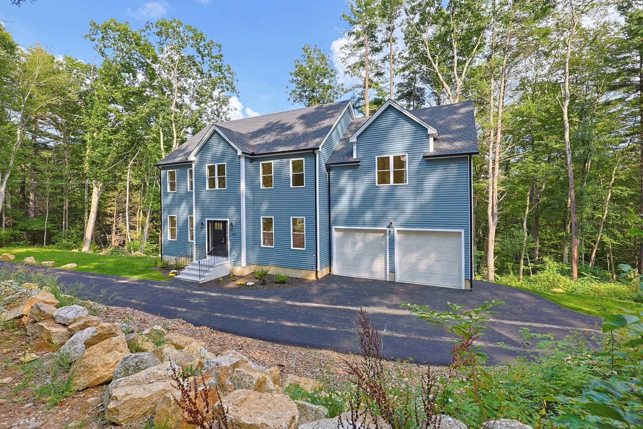 69 Denfield Rd, Charlton MA 01507