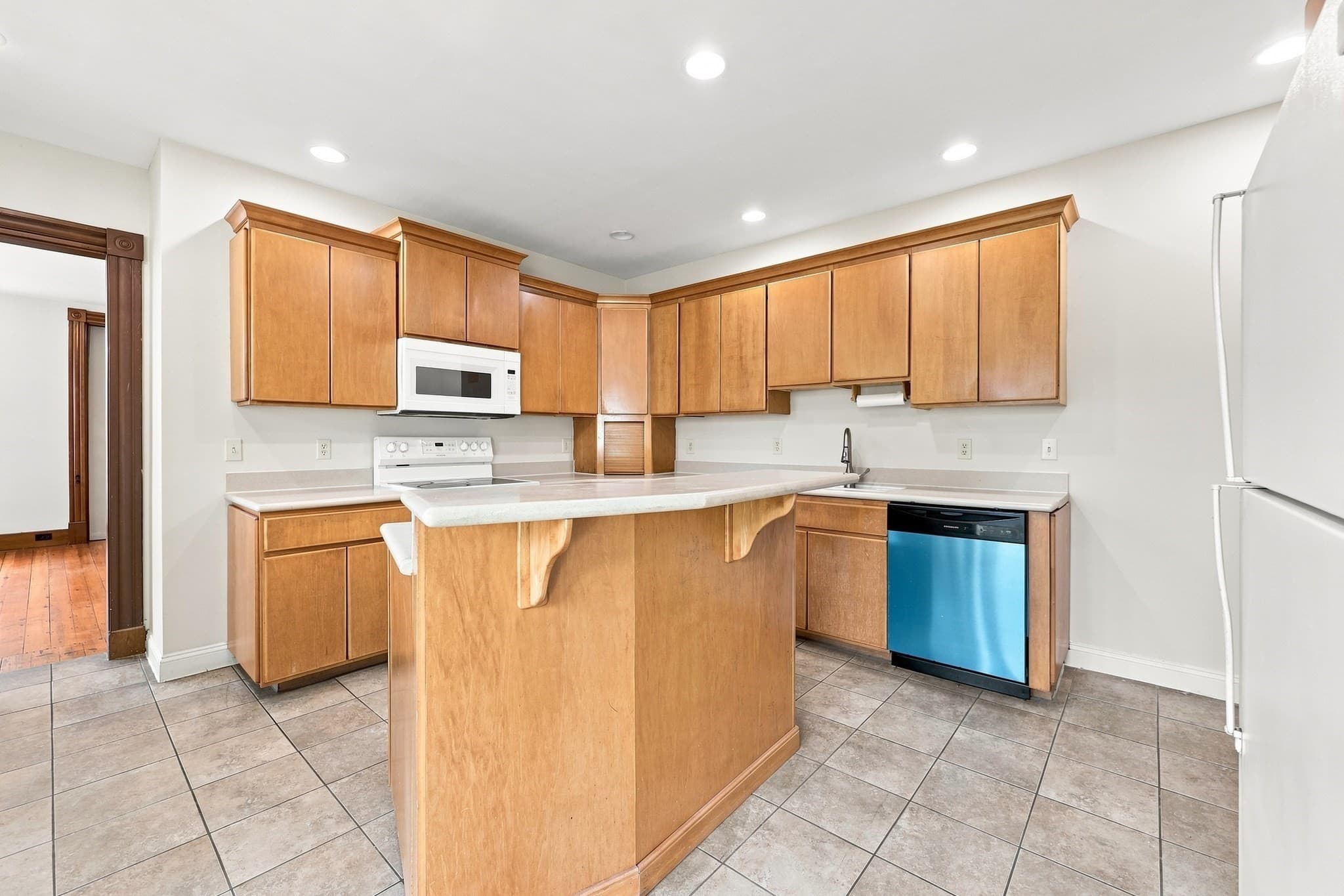 3 Family at 94 North Main Street, West Boylston MA 01583, photo 15 of 33
