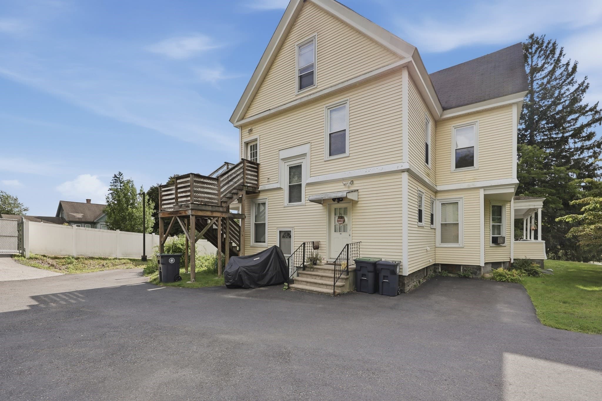 3 Family at 94 North Main Street, West Boylston MA 01583, photo 4 of 33