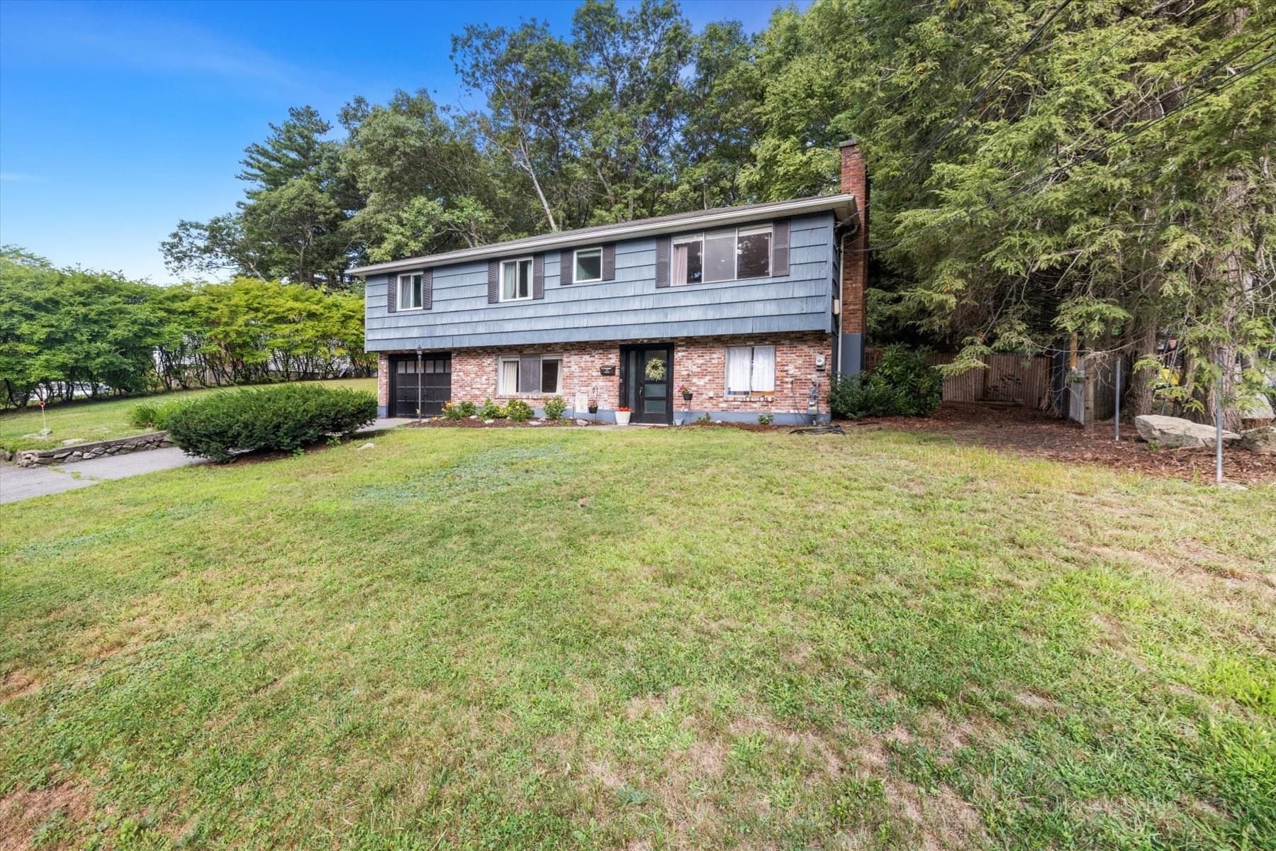 Single Family Residence at 21 Mcadams Rd, Framingham MA 01701, Framingham, photo 2 of 35