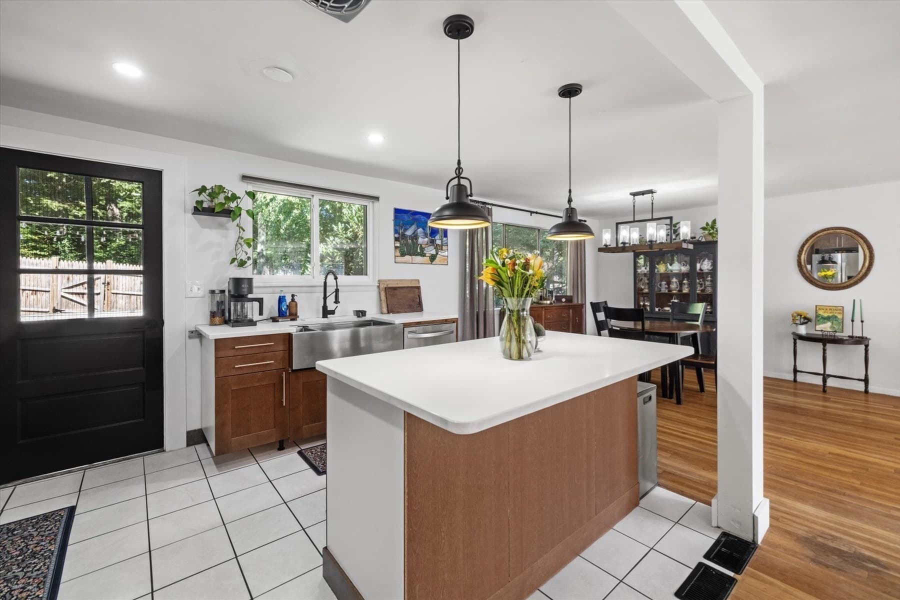 Single Family Residence at 21 Mcadams Rd, Framingham MA 01701, Framingham, photo 10 of 35