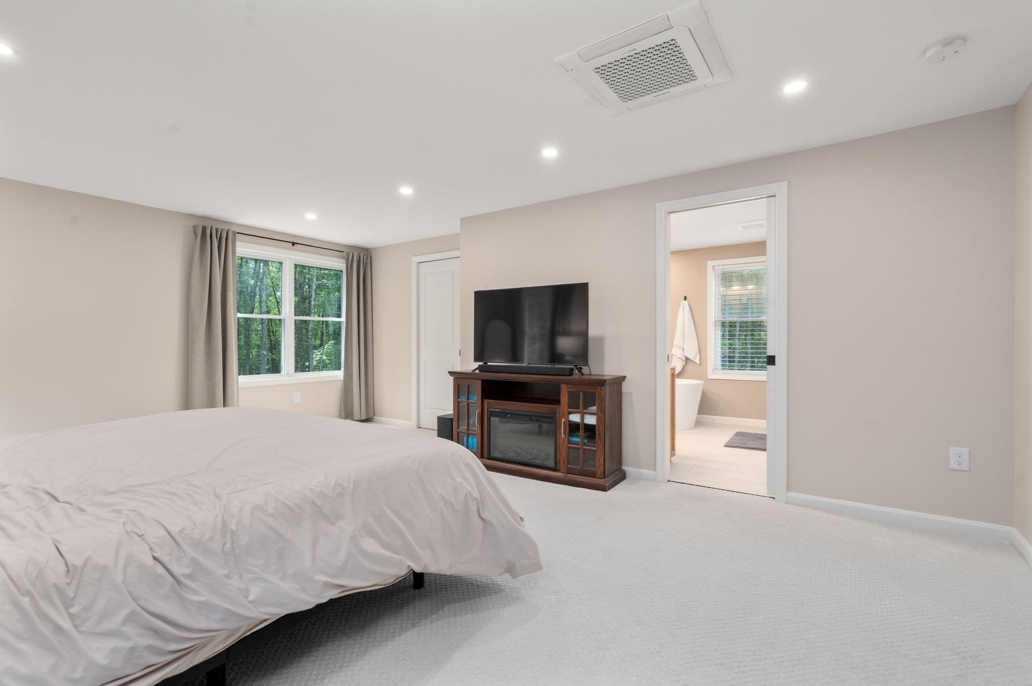 Single Family Residence at 181 Sterling Rd, Holden MA 01520, Holden, photo 16 of 32