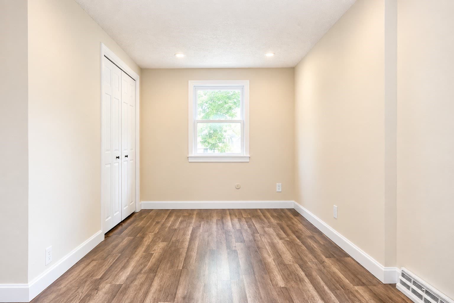 Single Family Residence at 117 Lexington Ave, Lowell MA 01854, Lowell, photo 20 of 35
