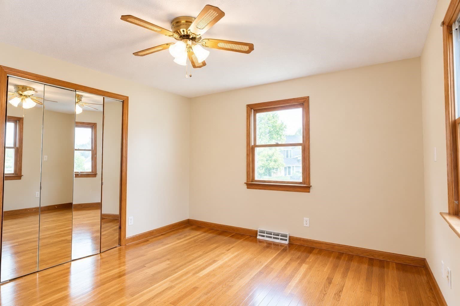 Single Family Residence at 117 Lexington Ave, Lowell MA 01854, Lowell, photo 9 of 35