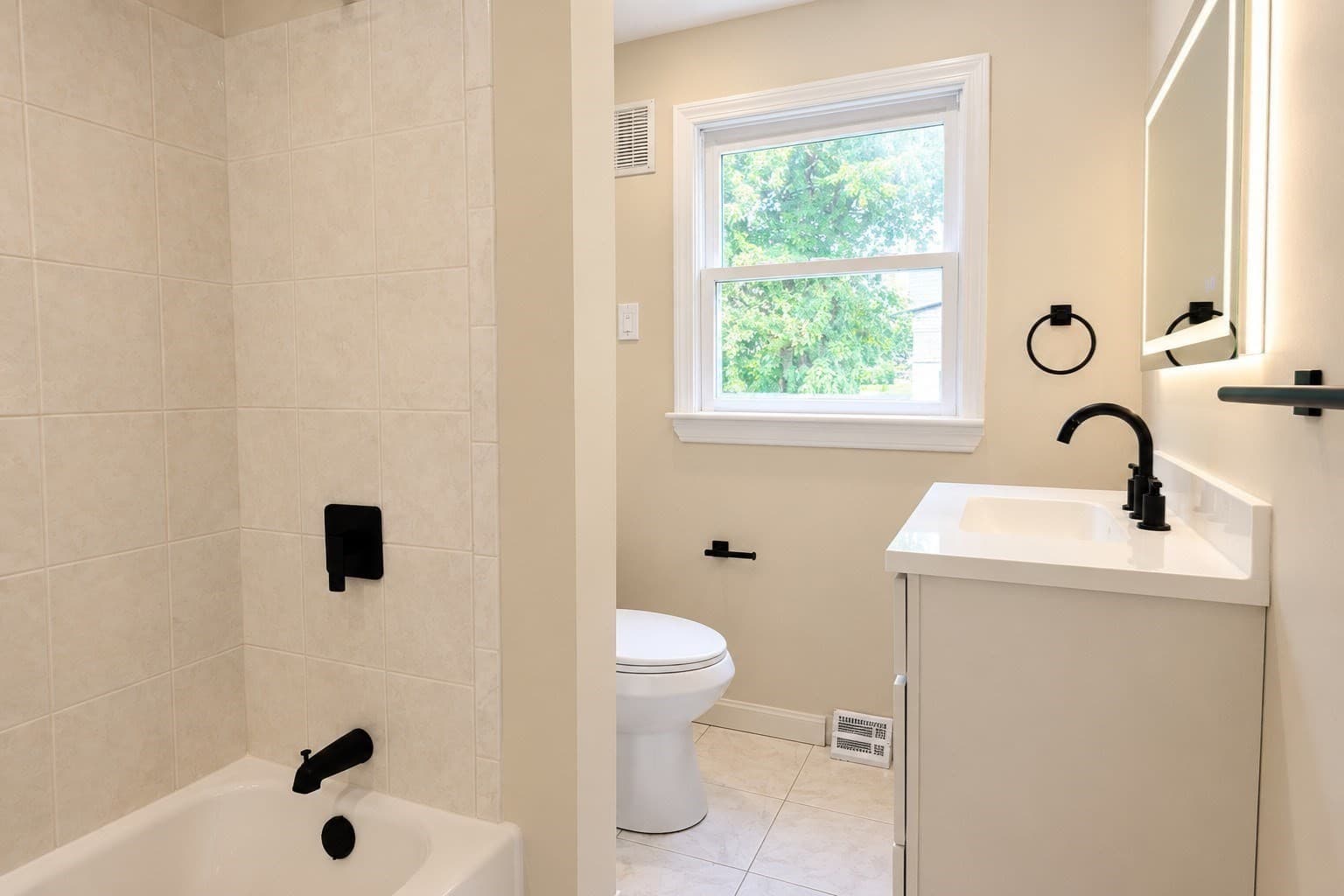 Single Family Residence at 117 Lexington Ave, Lowell MA 01854, Lowell, photo 8 of 35