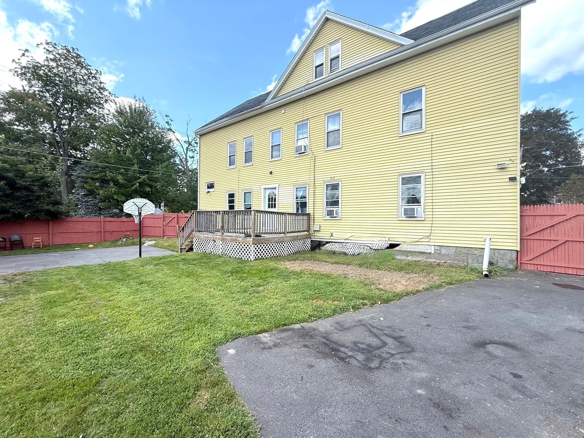 3 Family - 3 Units Up/Down at 272 South Street, Fitchburg MA 01420, photo 2 of 41