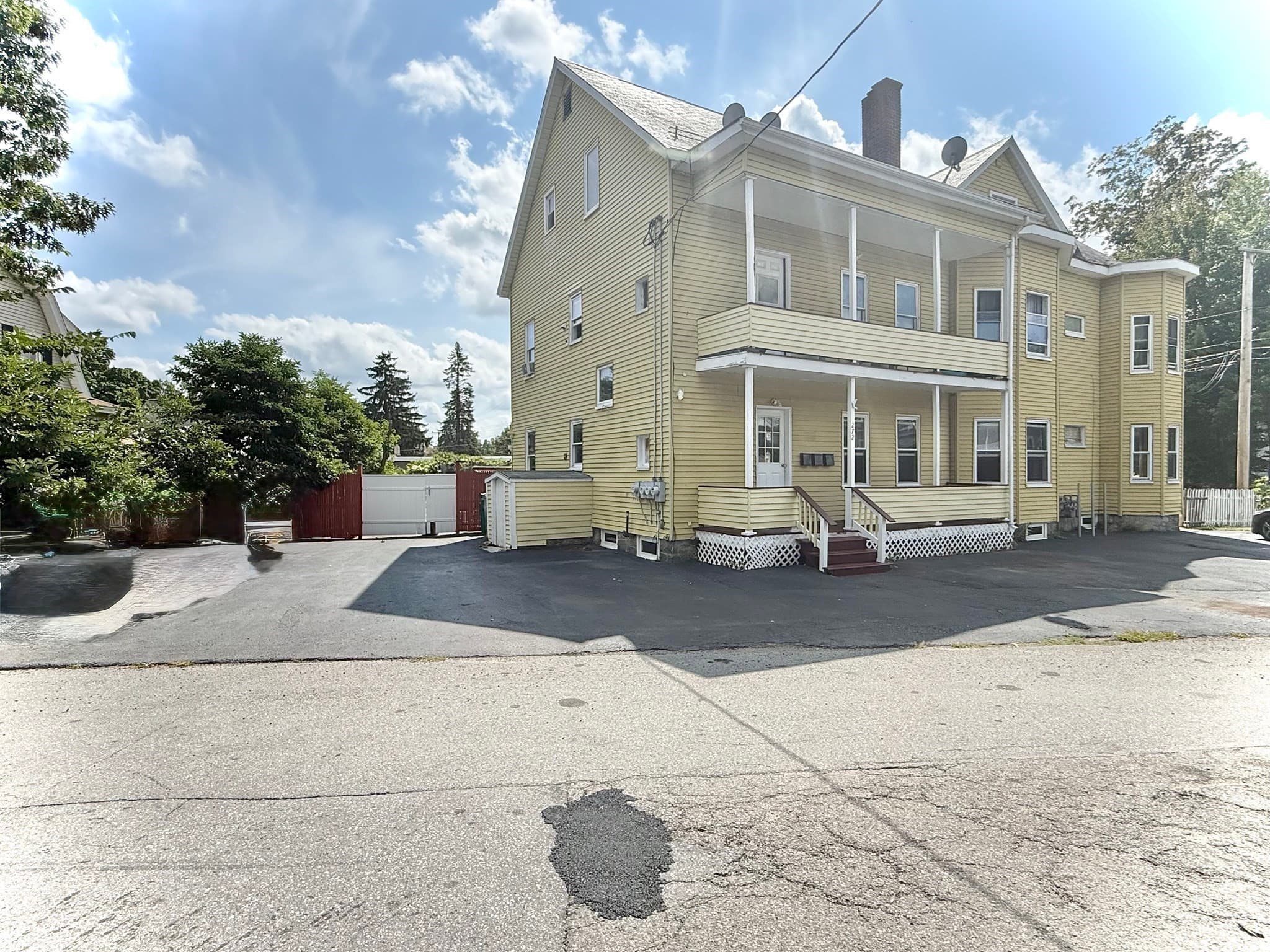 3 Family - 3 Units Up/Down at 272 South Street, Fitchburg MA 01420, Fitchburg, photo 3 of 41
