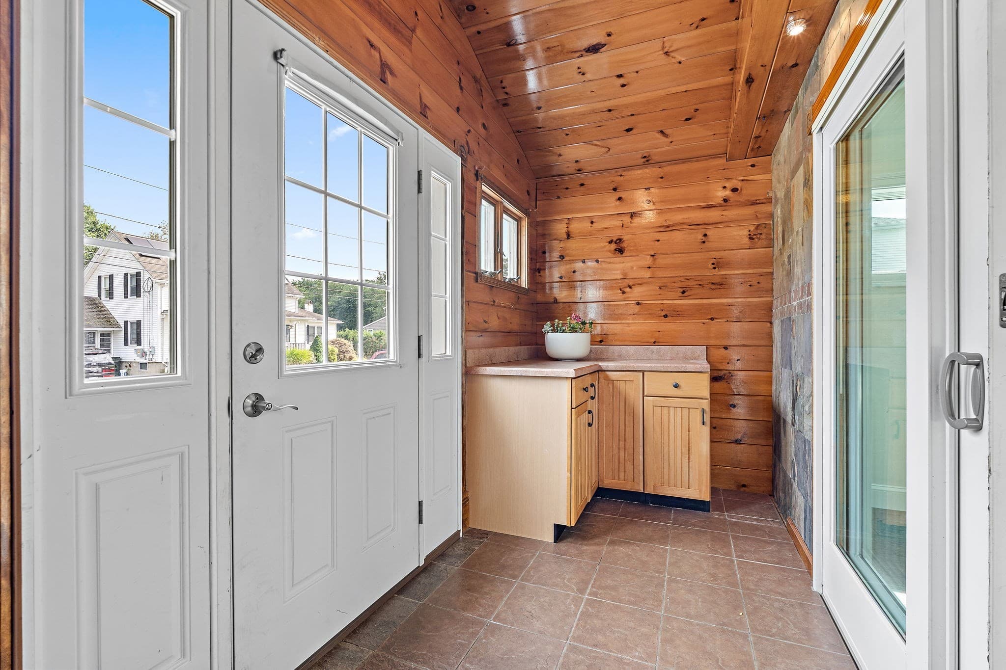 Single Family Residence at 100 Muron Ave, Bellingham MA 02019, Bellingham, photo 33 of 42