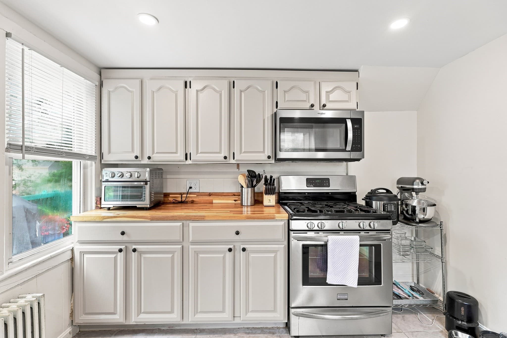 Multi Family at 164 Chestnut Street, New Bedford MA 02740, New Bedford, photo 8 of 42