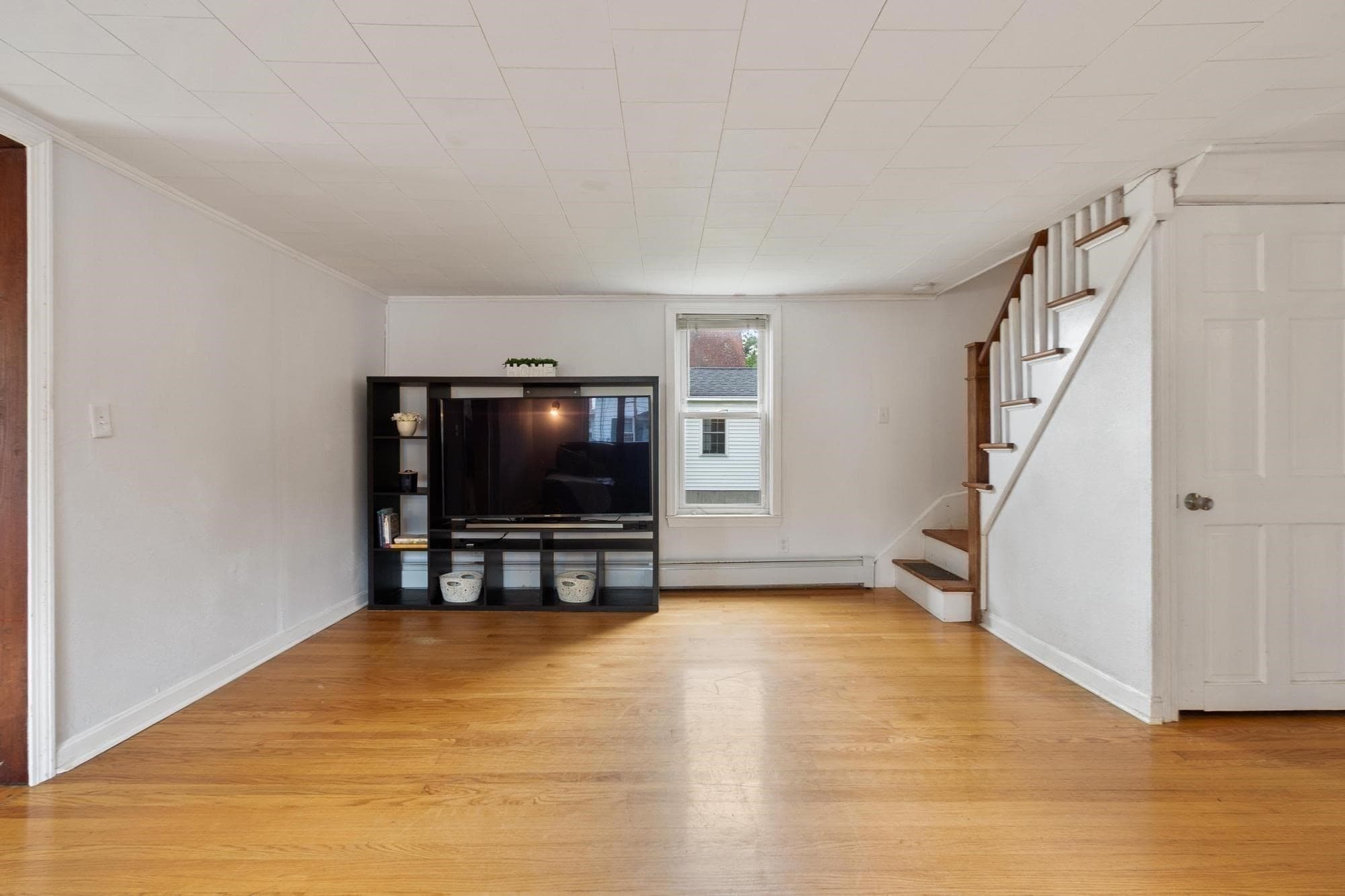 Single Family Residence at 5 Branch St, Gardner MA 01440, Gardner, photo 13 of 28