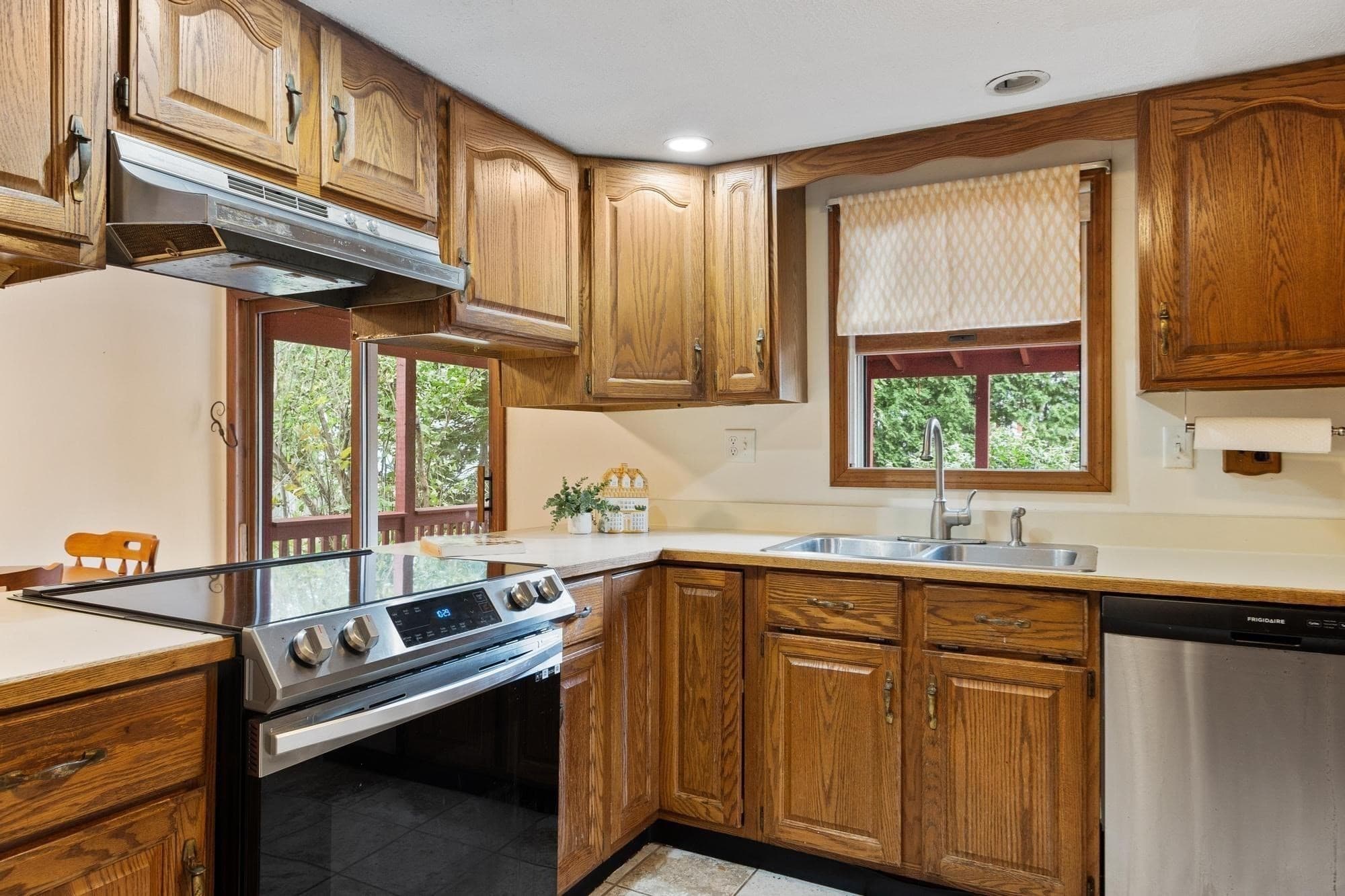 Single Family Residence at 5 Branch St, Gardner MA 01440, Gardner, photo 7 of 28