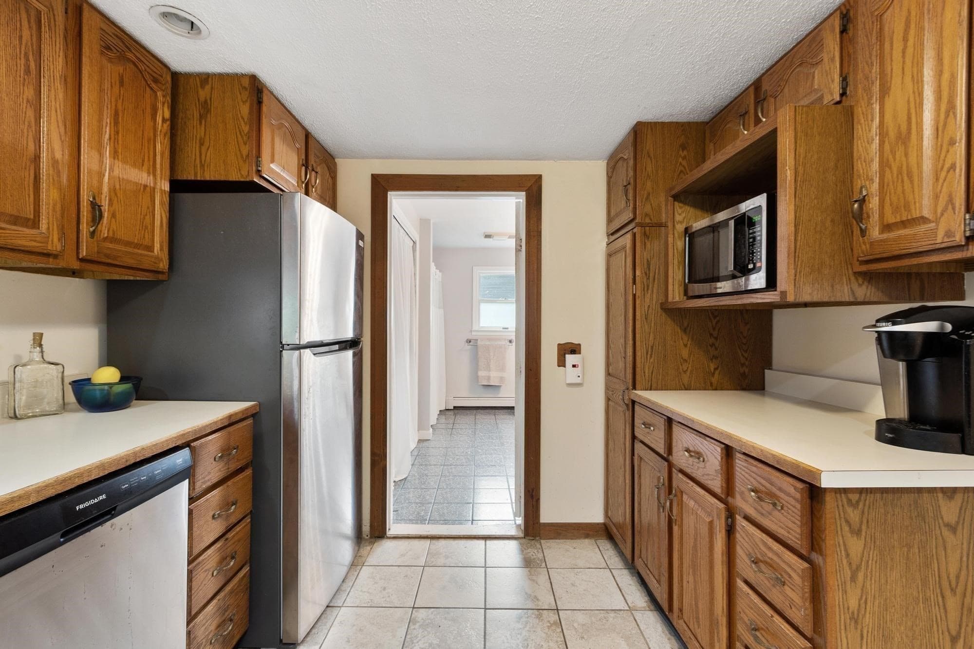 Single Family Residence at 5 Branch St, Gardner MA 01440, Gardner, photo 10 of 28