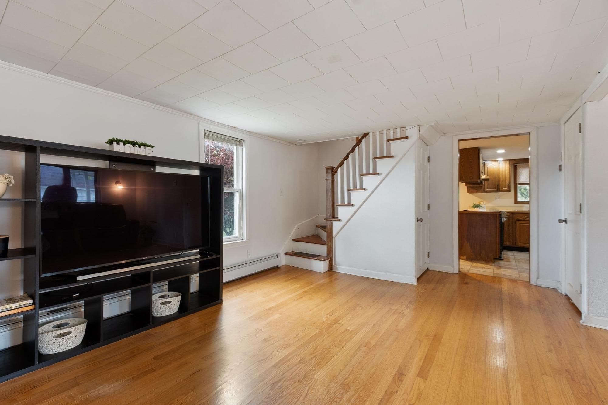 Single Family Residence at 5 Branch St, Gardner MA 01440, Gardner, photo 14 of 28