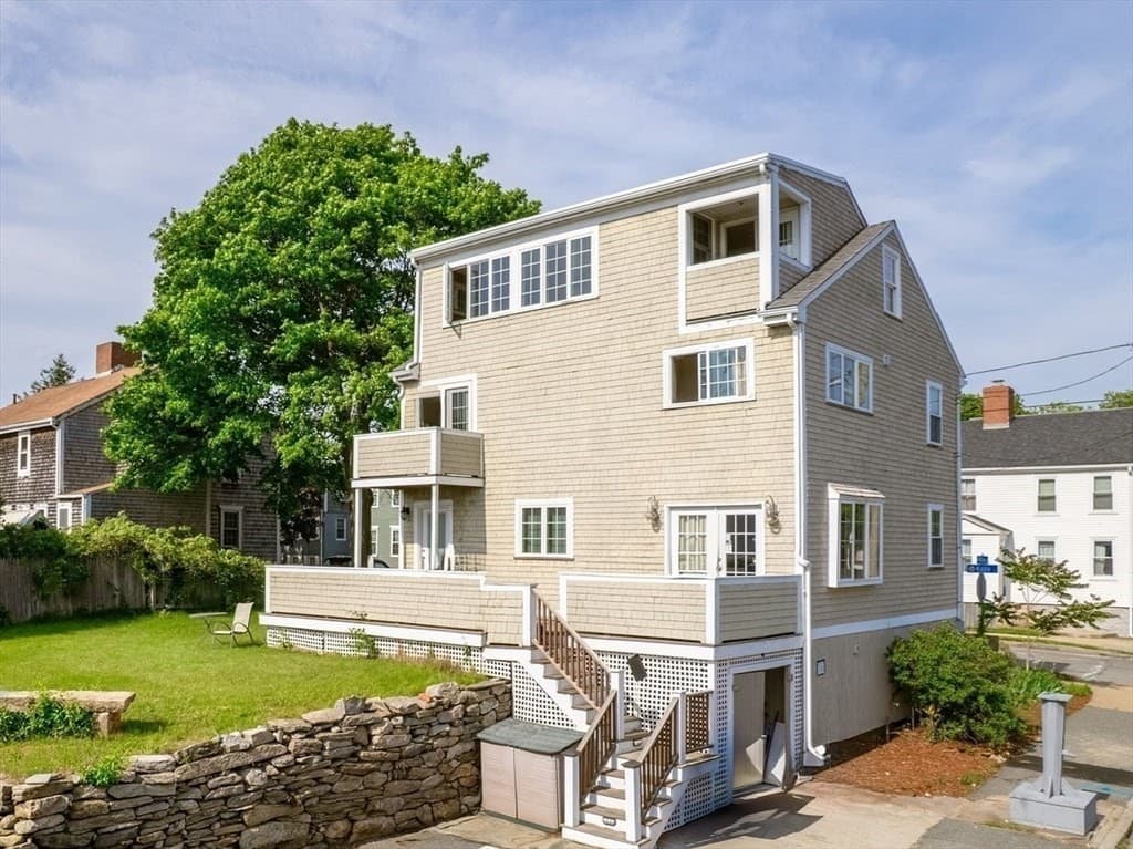 Single Family Residence at 16 Middle St, Fairhaven MA 02719, Fairhaven, photo 2 of 29