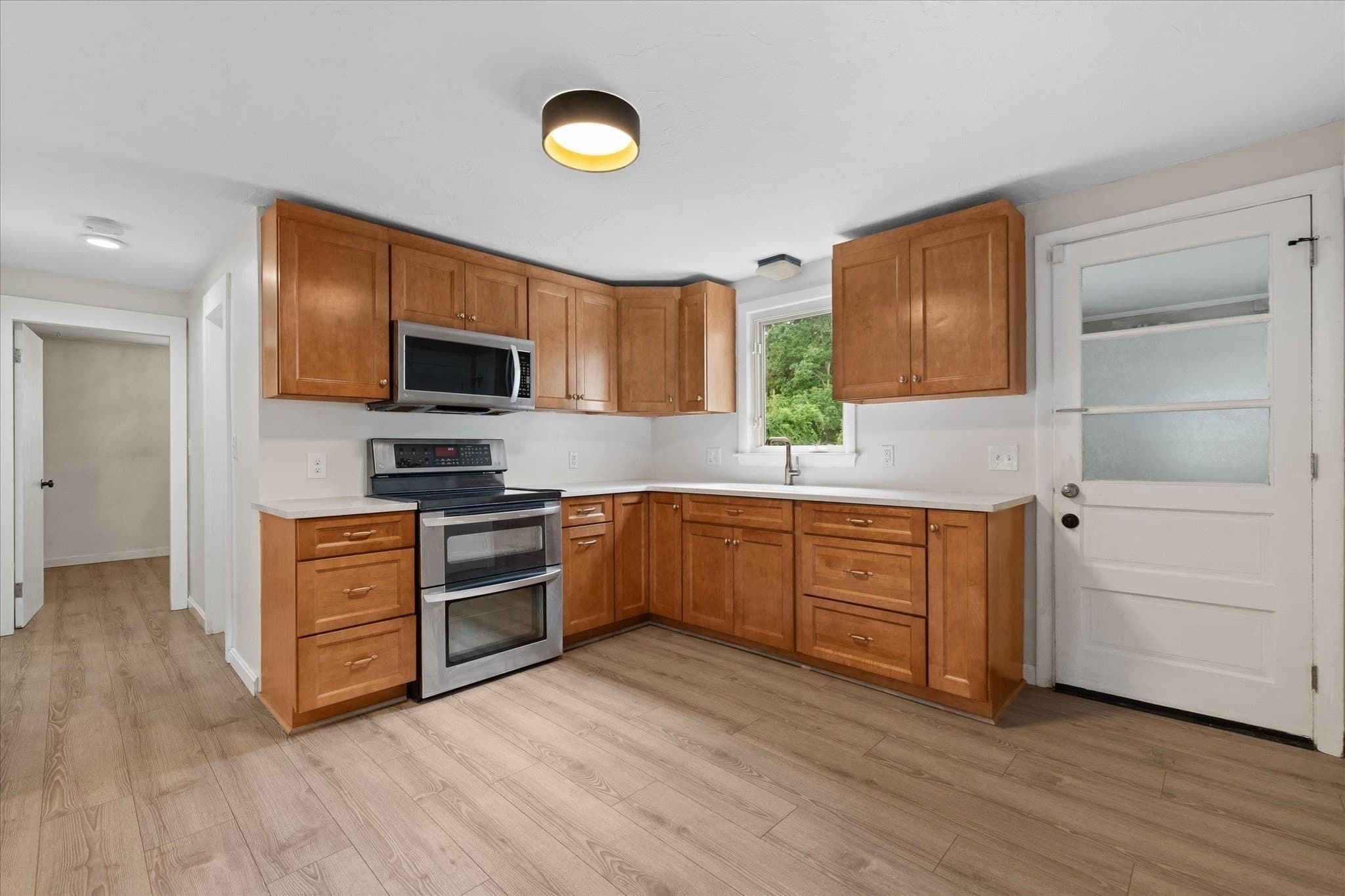 Single Family Residence at 19 Cypress St, Oxford MA 01540, Oxford, photo 6 of 42
