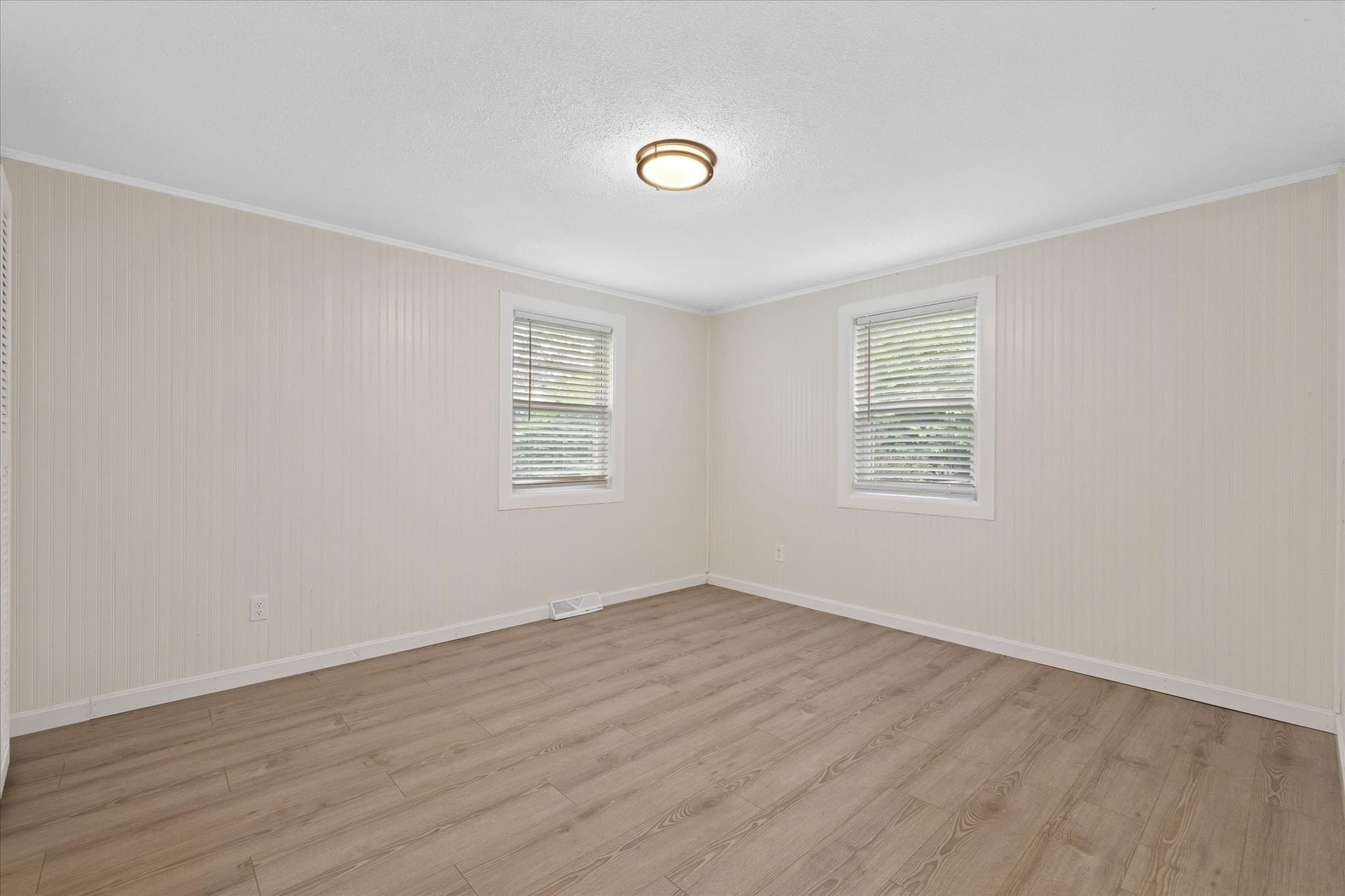 Single Family Residence at 19 Cypress St, Oxford MA 01540, Oxford, photo 13 of 42