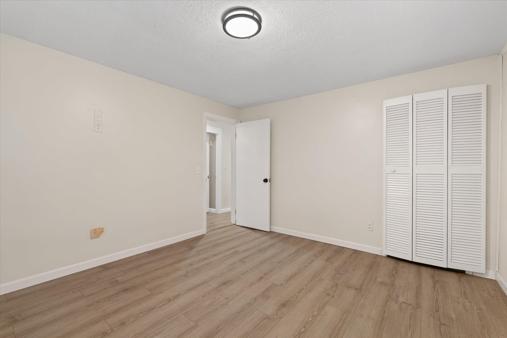 Single Family Residence at 19 Cypress St, Oxford MA 01540, Oxford, photo 14 of 42