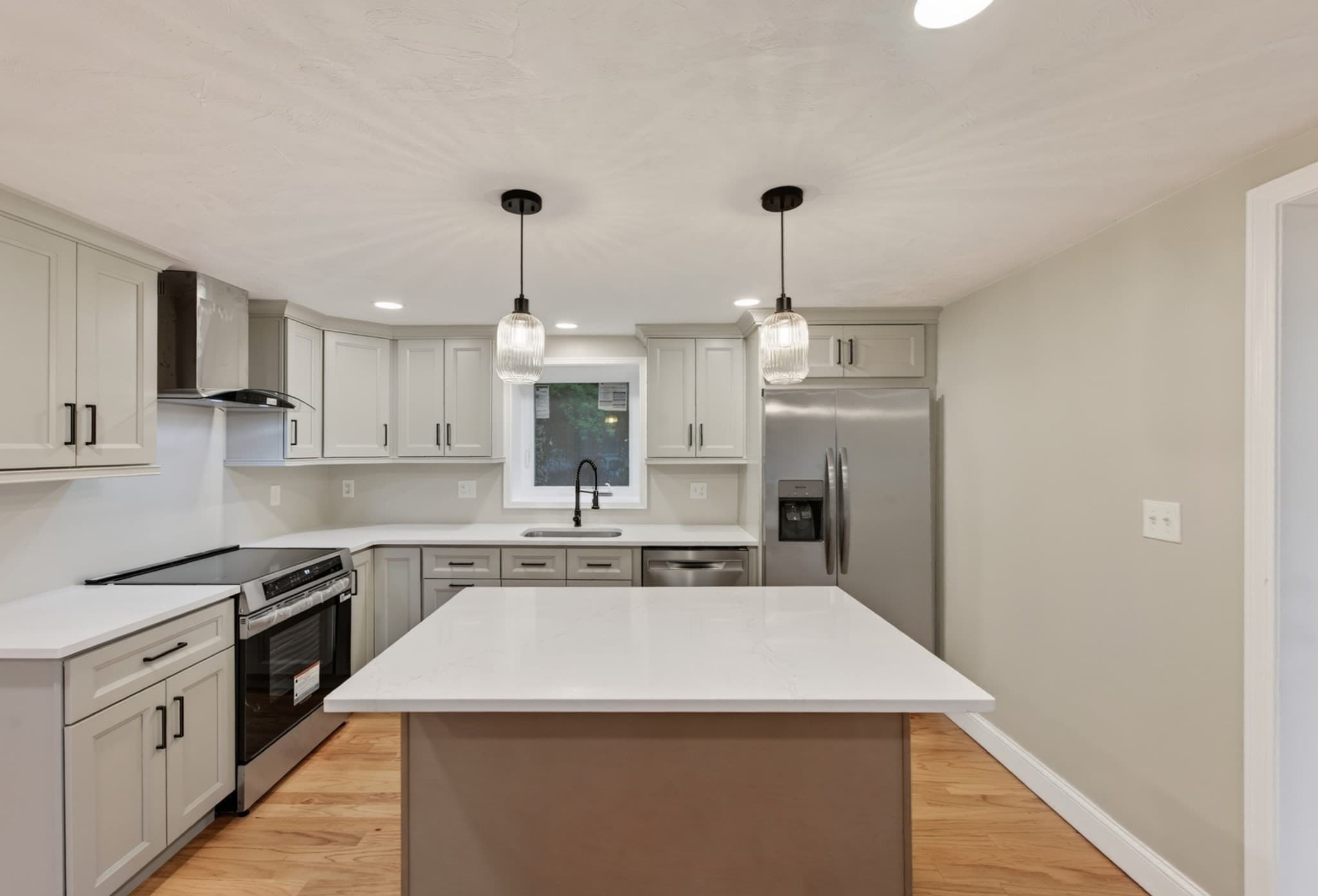 Single Family Residence at 18 Elbridge Rd, Auburn MA 01501, Auburn, photo 13 of 33