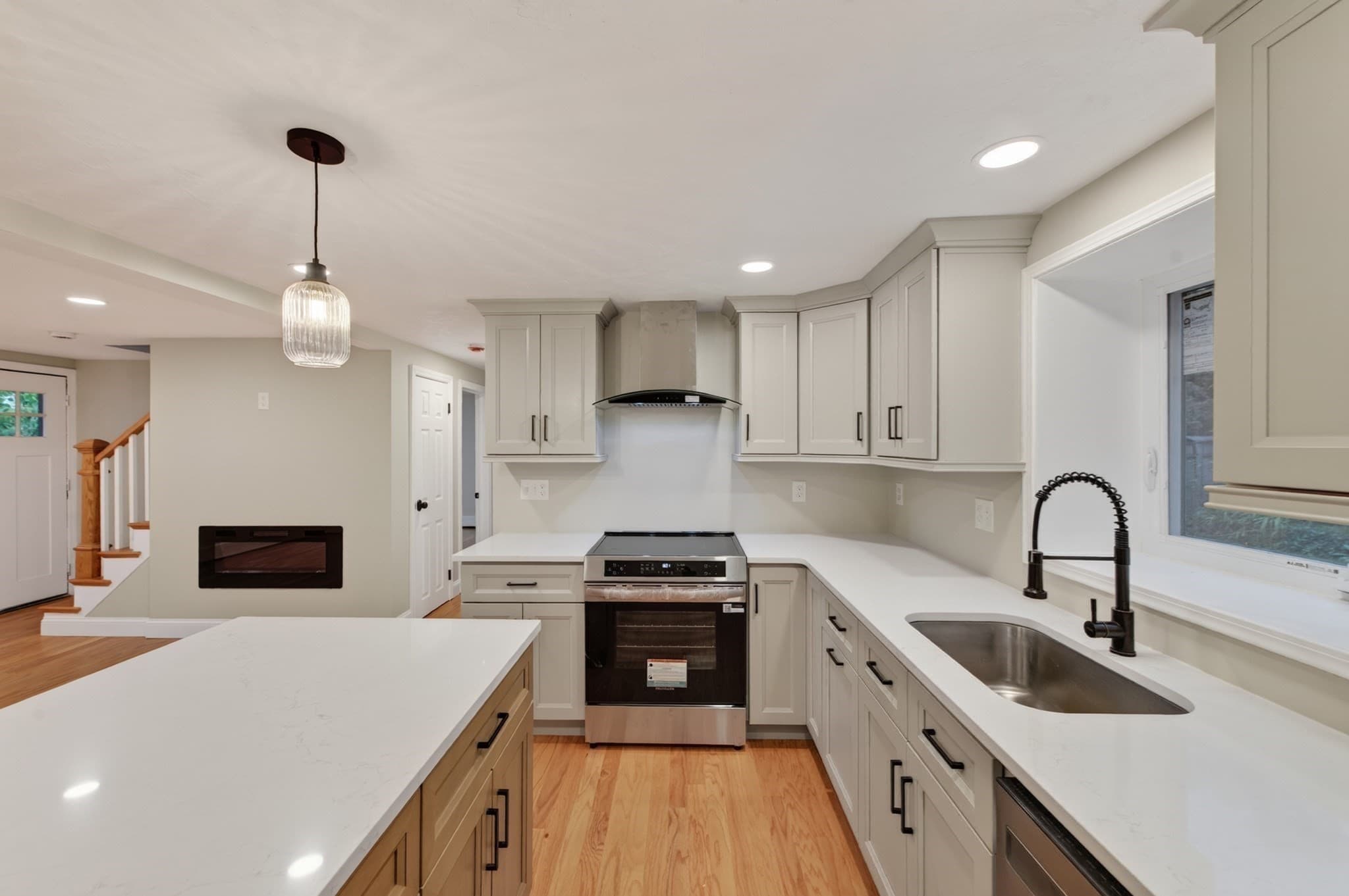 Single Family Residence at 18 Elbridge Rd, Auburn MA 01501, Auburn, photo 11 of 33