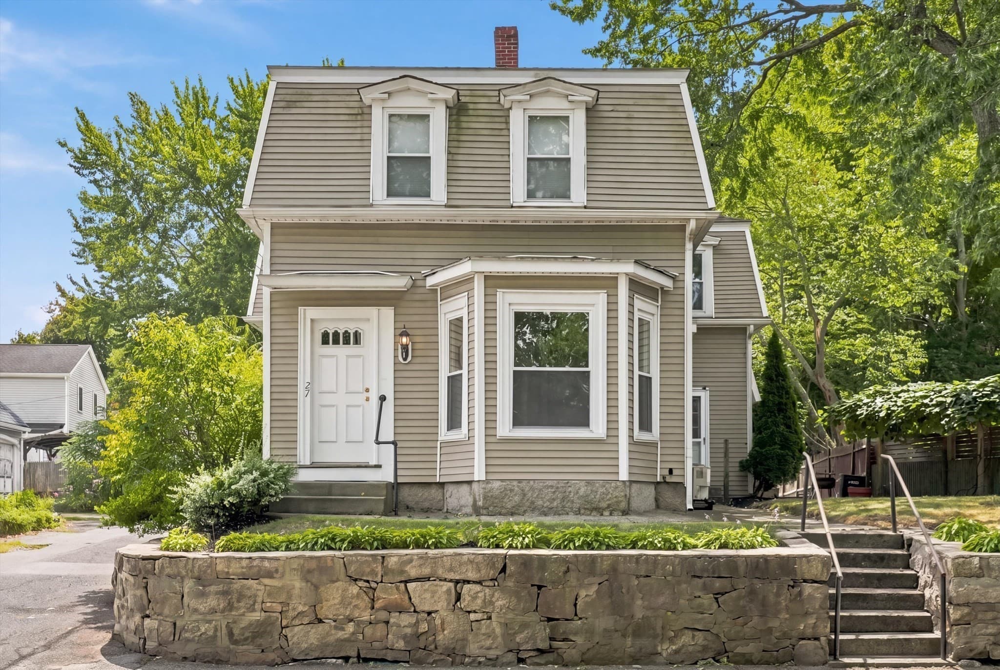 2 Family - 2 Units Up/Down at 27 High Street, Weymouth MA 02189, Weymouth, photo 2 of 40