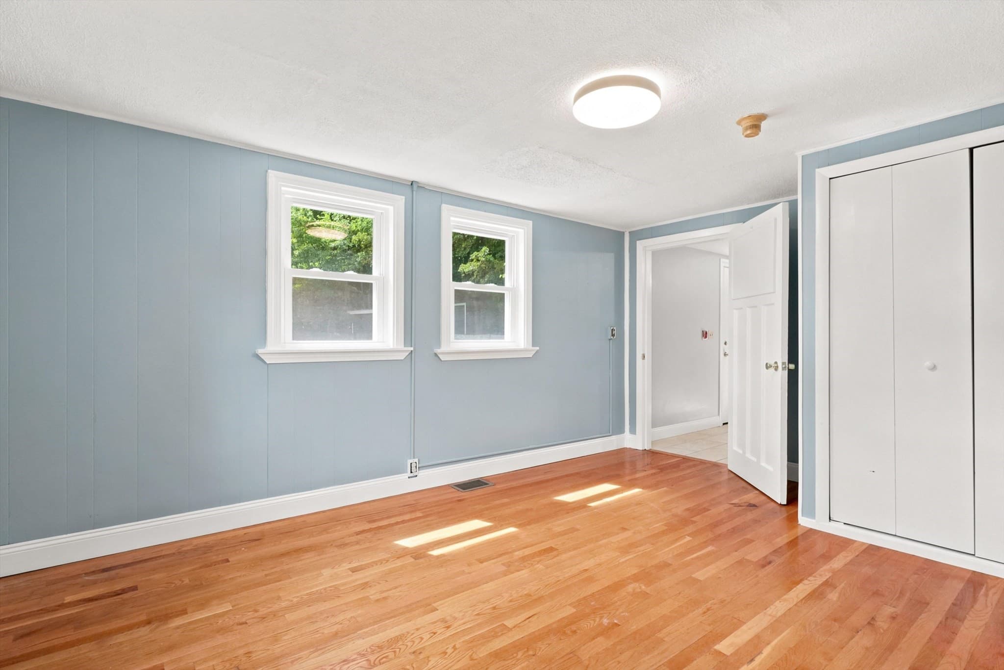 2 Family - 2 Units Up/Down at 27 High Street, Weymouth MA 02189, Weymouth, photo 17 of 40