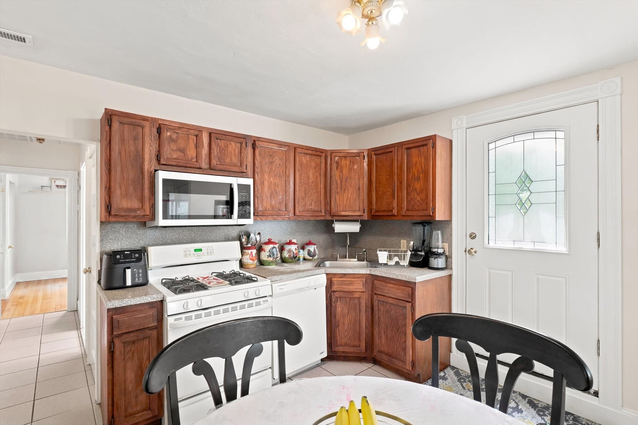 2 Family - 2 Units Up/Down at 27 High Street, Weymouth MA 02189, Weymouth, photo 18 of 40