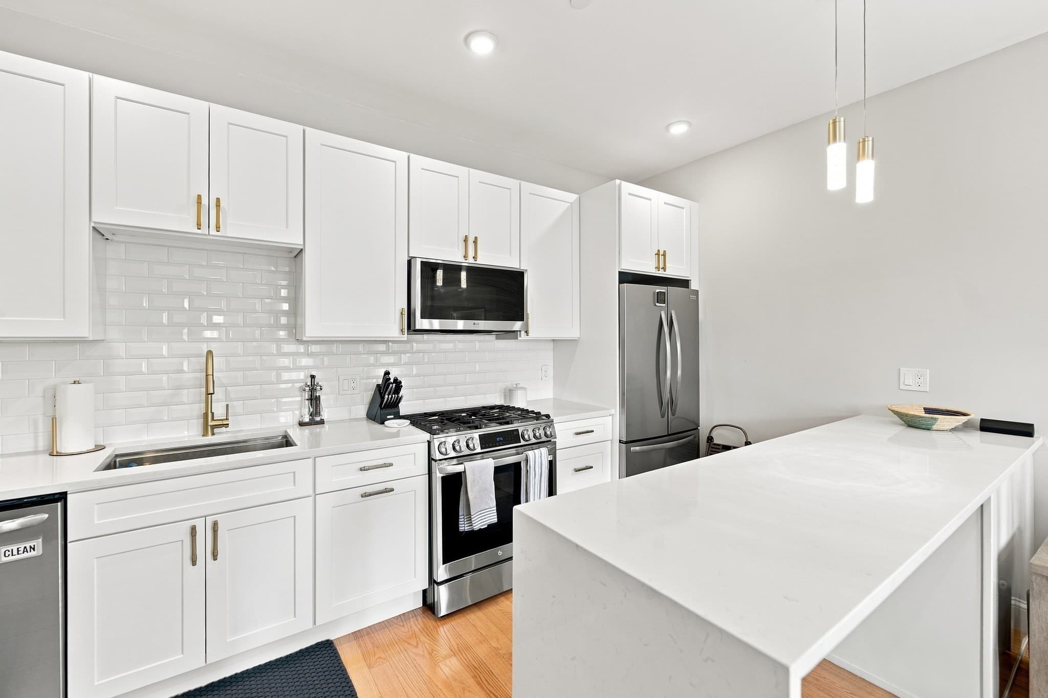 Condominium at 35 Somerset # 3A, Winthrop MA 02152, Winthrop, photo 4 of 18