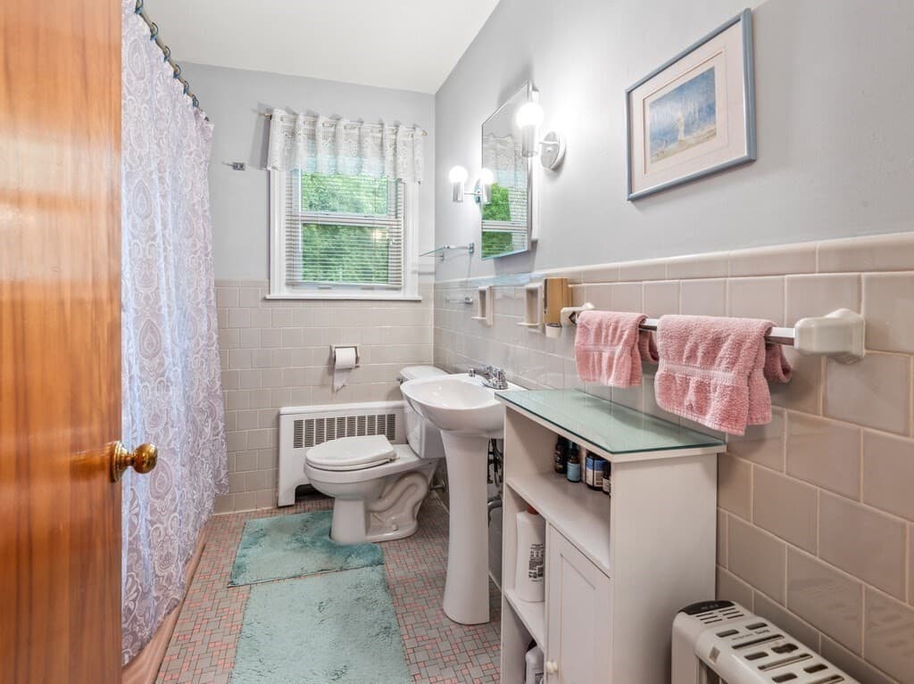 Single Family Residence at 230 Brattle St, Holden MA 01520, Holden, photo 16 of 23