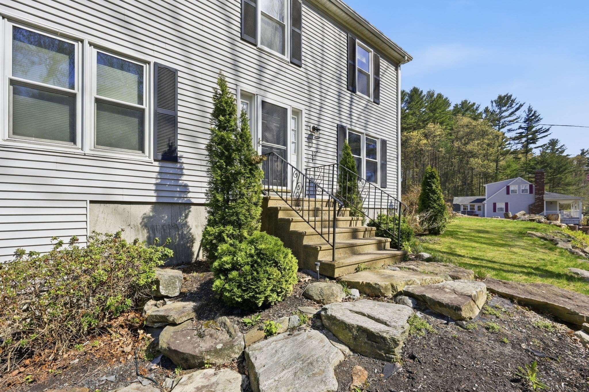 Single Family Residence at 66 Buttonwood Avenue, Sutton MA 01590, Sutton, photo 9 of 42