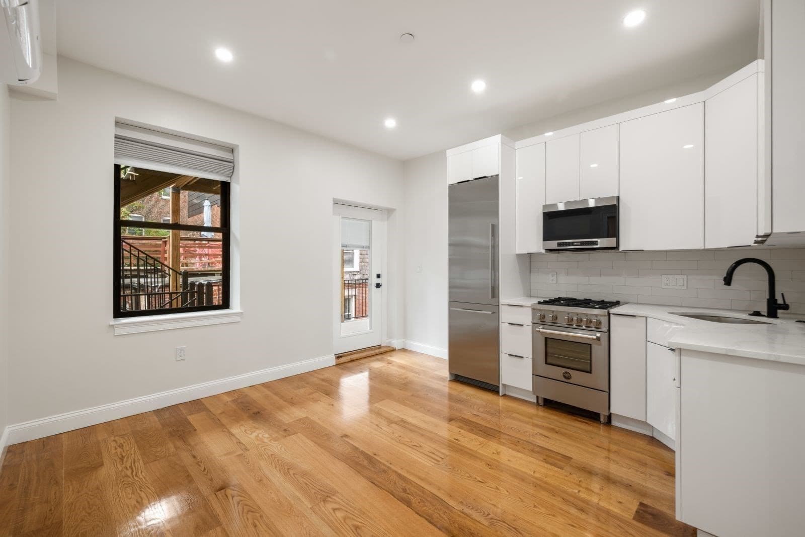 Condominium at 166-168 Salem Street # 7, Boston MA 02113, Boston, photo 3 of 25