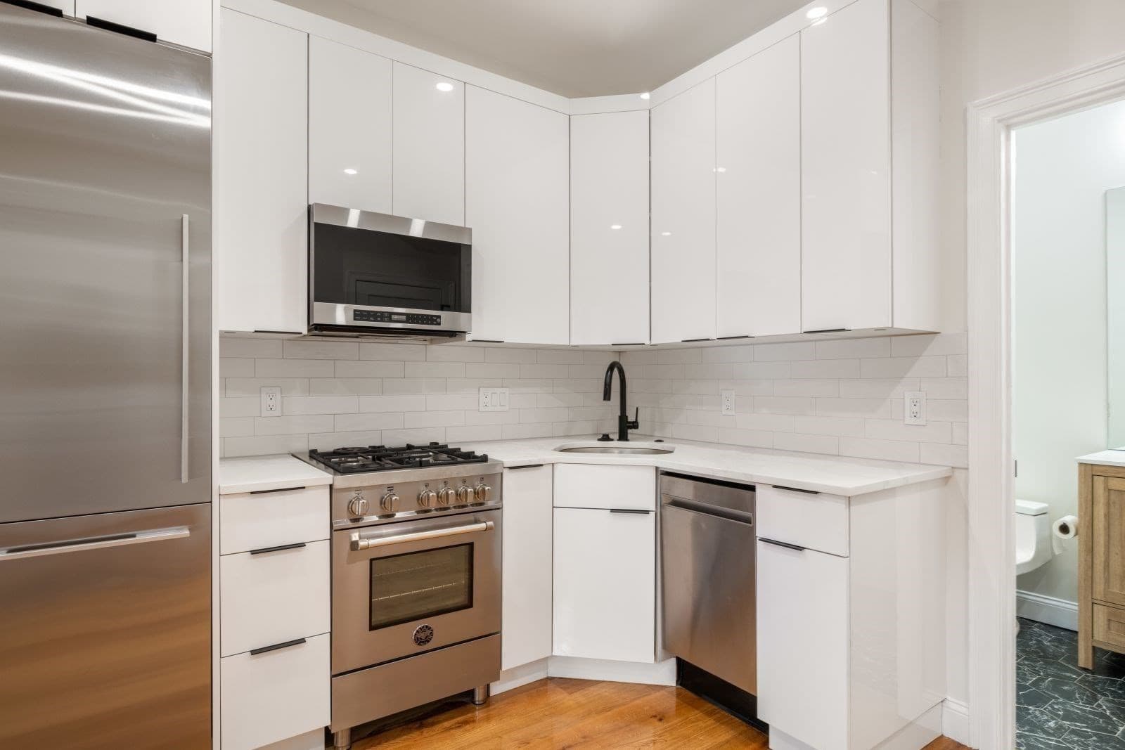 Condominium at 166-168 Salem Street # 7, Boston MA 02113, Boston, photo 9 of 25