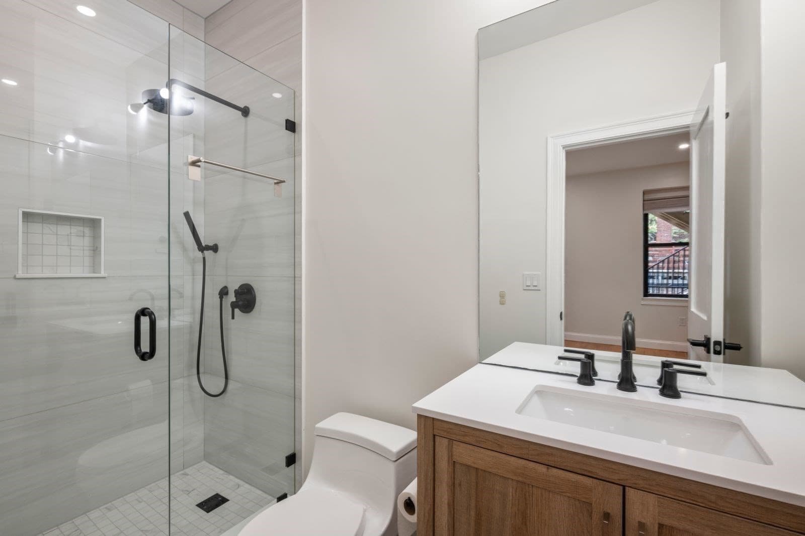 Condominium at 166-168 Salem Street # 7, Boston MA 02113, Boston, photo 18 of 25