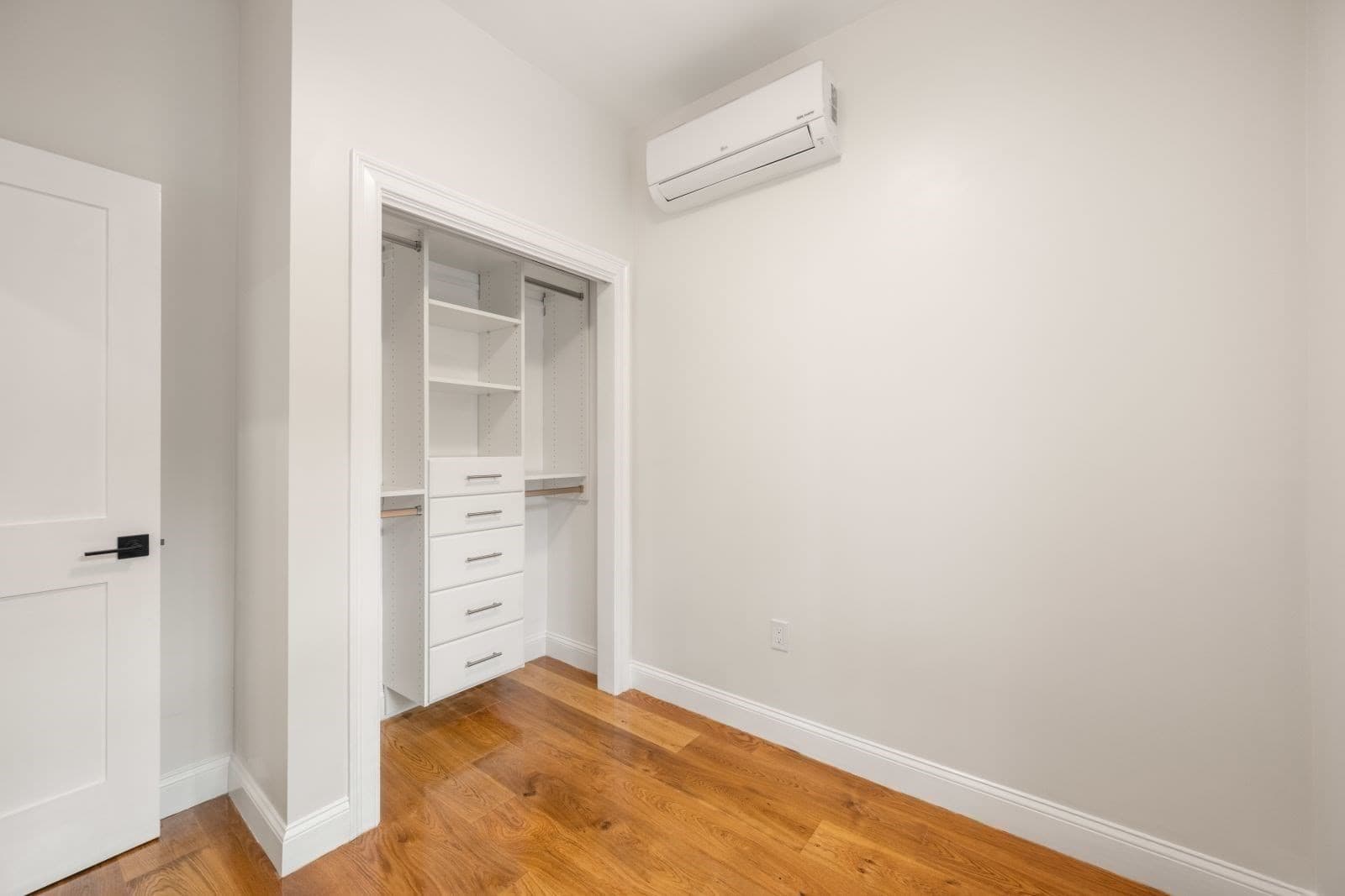 Condominium at 166-168 Salem Street # 7, Boston MA 02113, Boston, photo 15 of 25